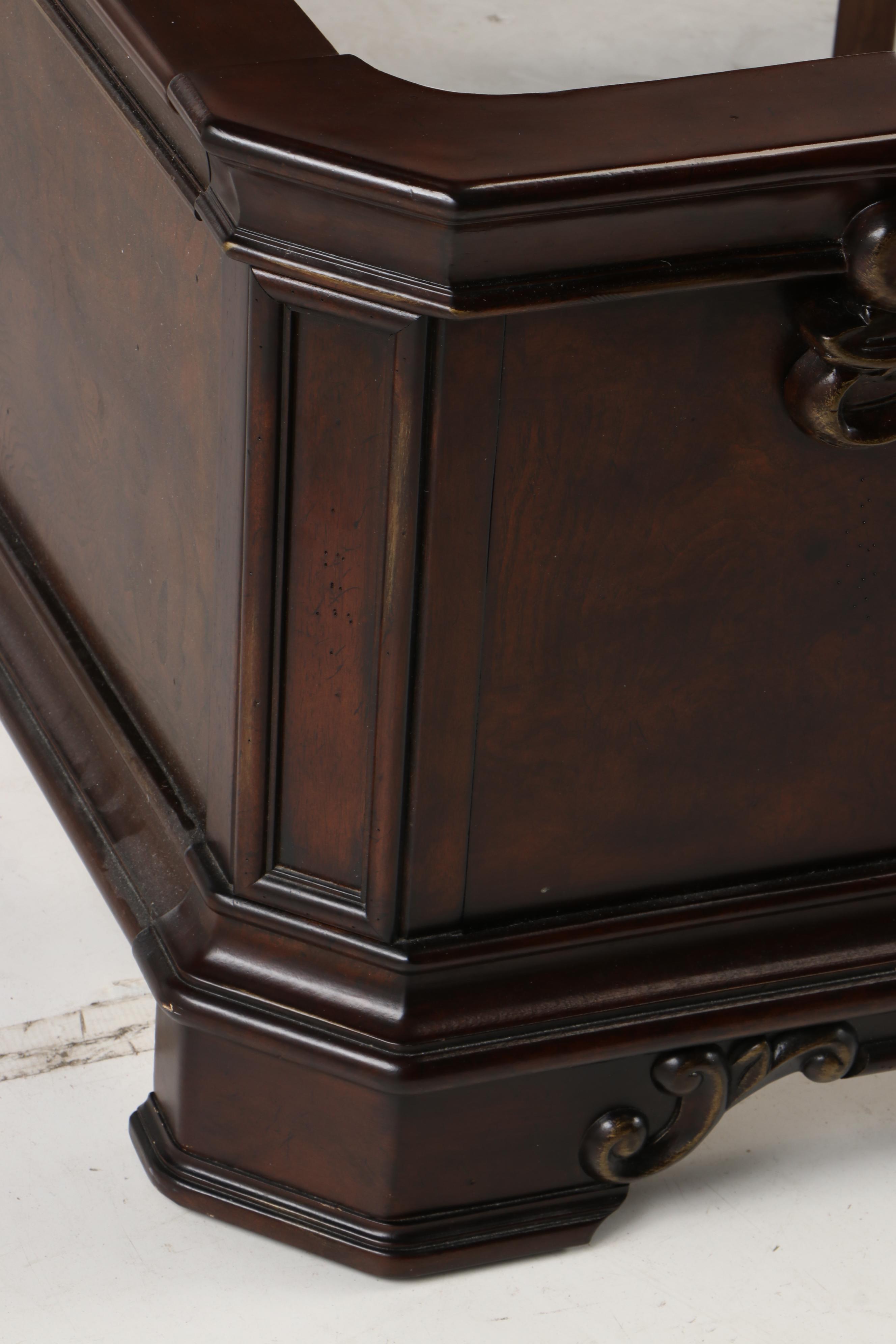 Pulaski Furniture "Wellington Manor" Rococo Style Queen Size Bed Frame