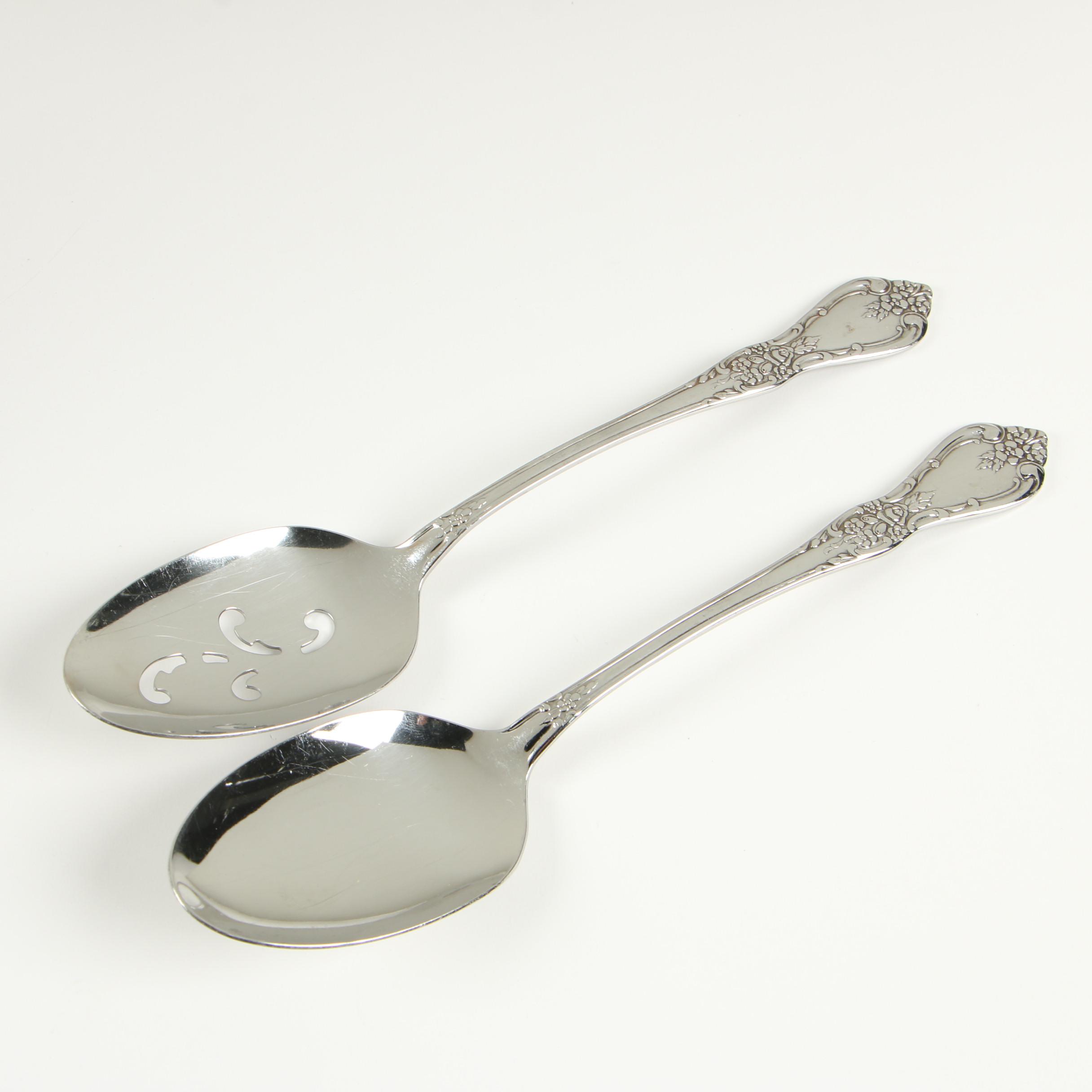 Oneida "Kennett Square" Stainless Steel Flatware Service for Twelve with Chest