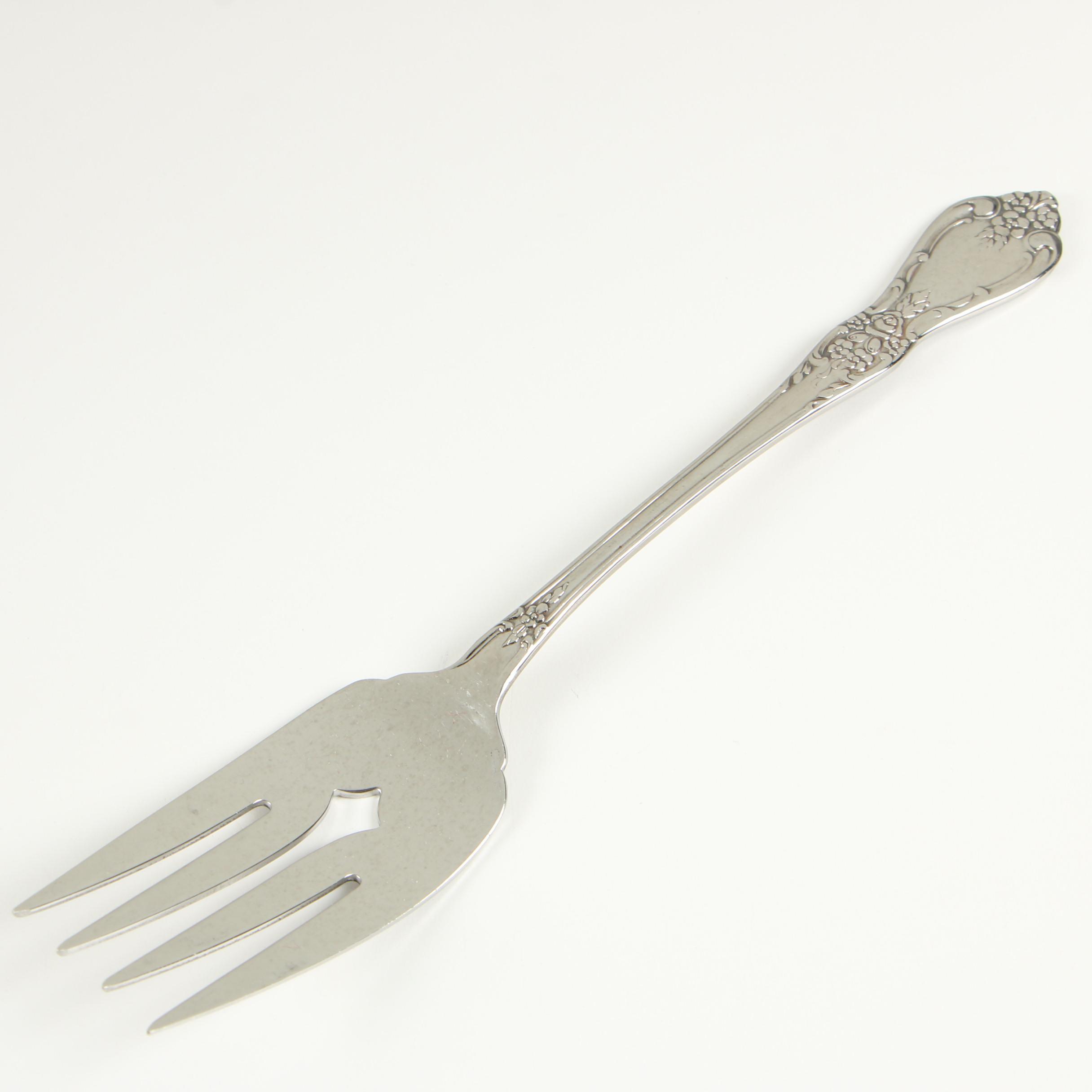 Oneida "Kennett Square" Stainless Steel Flatware Service for Twelve with Chest