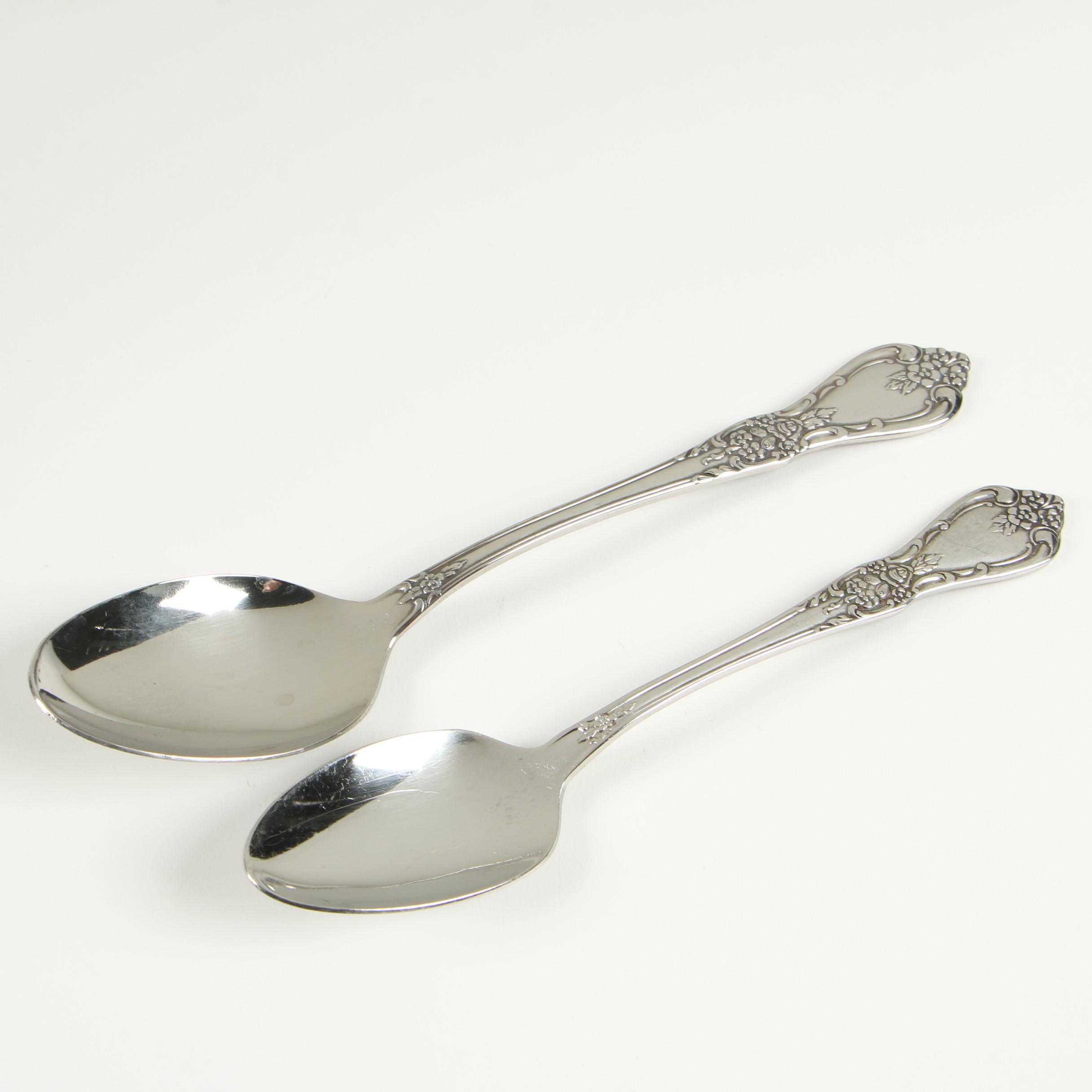 Oneida "Kennett Square" Stainless Steel Flatware Service for Twelve with Chest