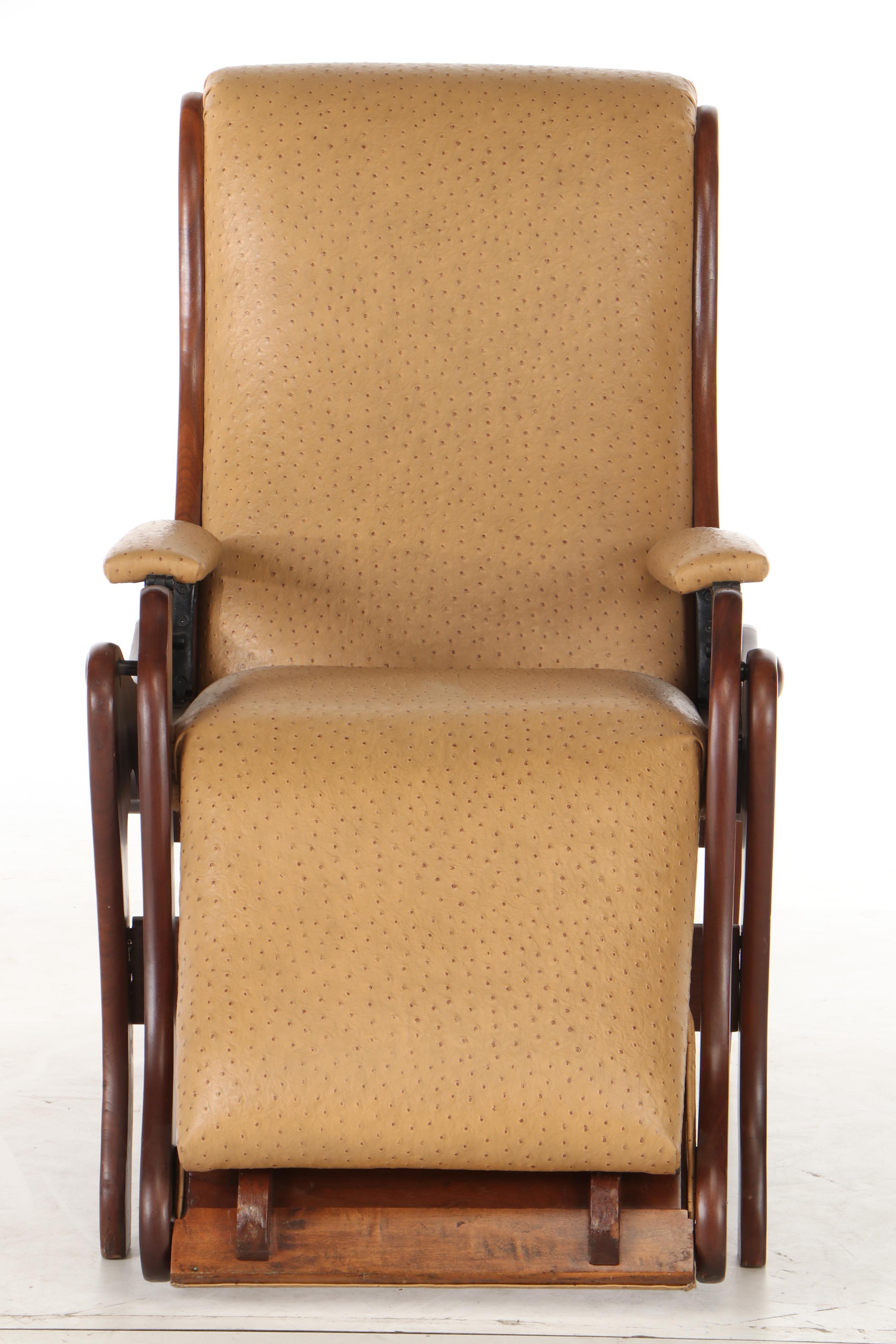 Early Victorian Walnut Invalid or Barber's Reclining Chair, Mid-19th Century