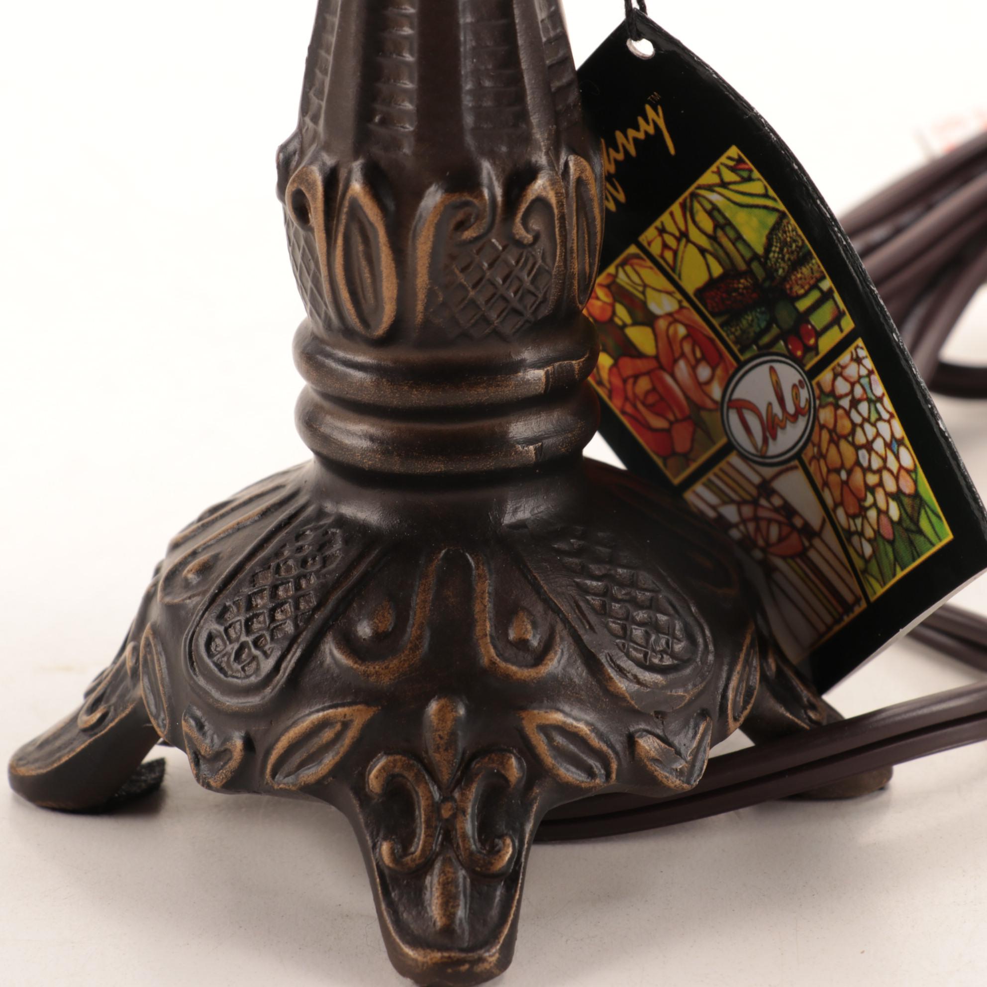 Dale Tiffany Dragonfly Accent Lamp with Art Glass Shade, Contemporary