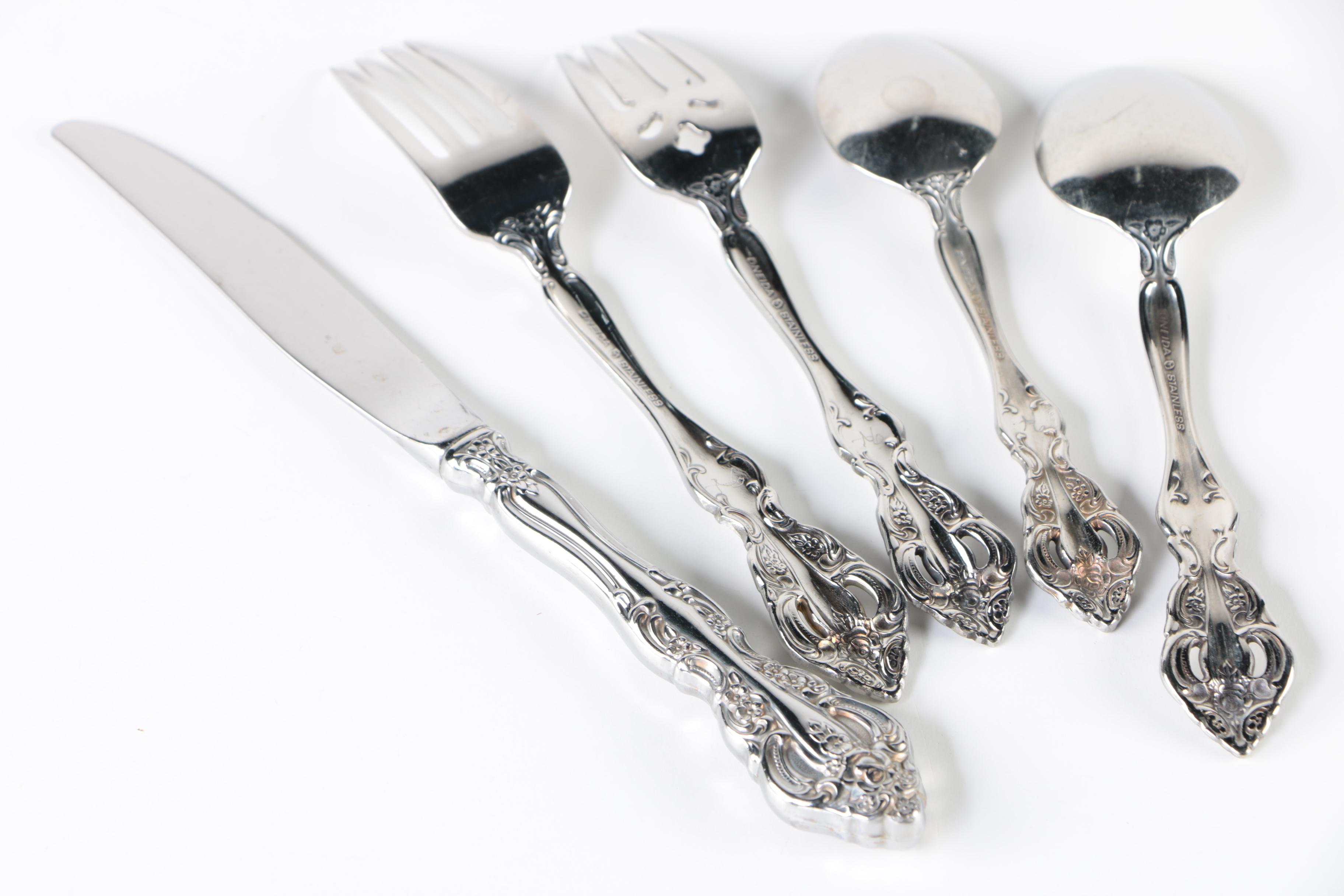 Oneida "Michelangelo" Stainless Steel Flatware Service for Twelve with Chest