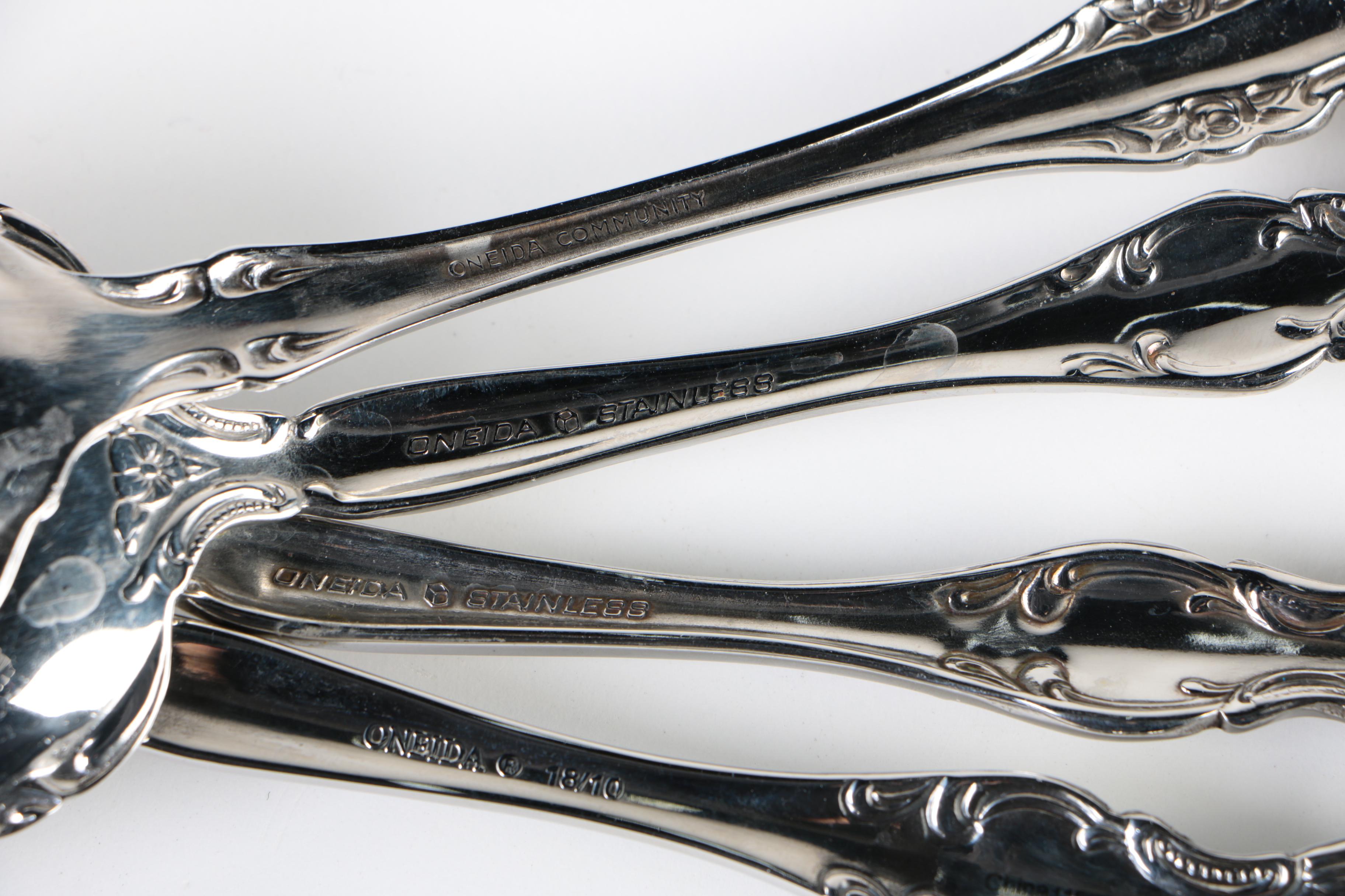 Oneida "Michelangelo" Stainless Steel Flatware Service for Twelve with Chest