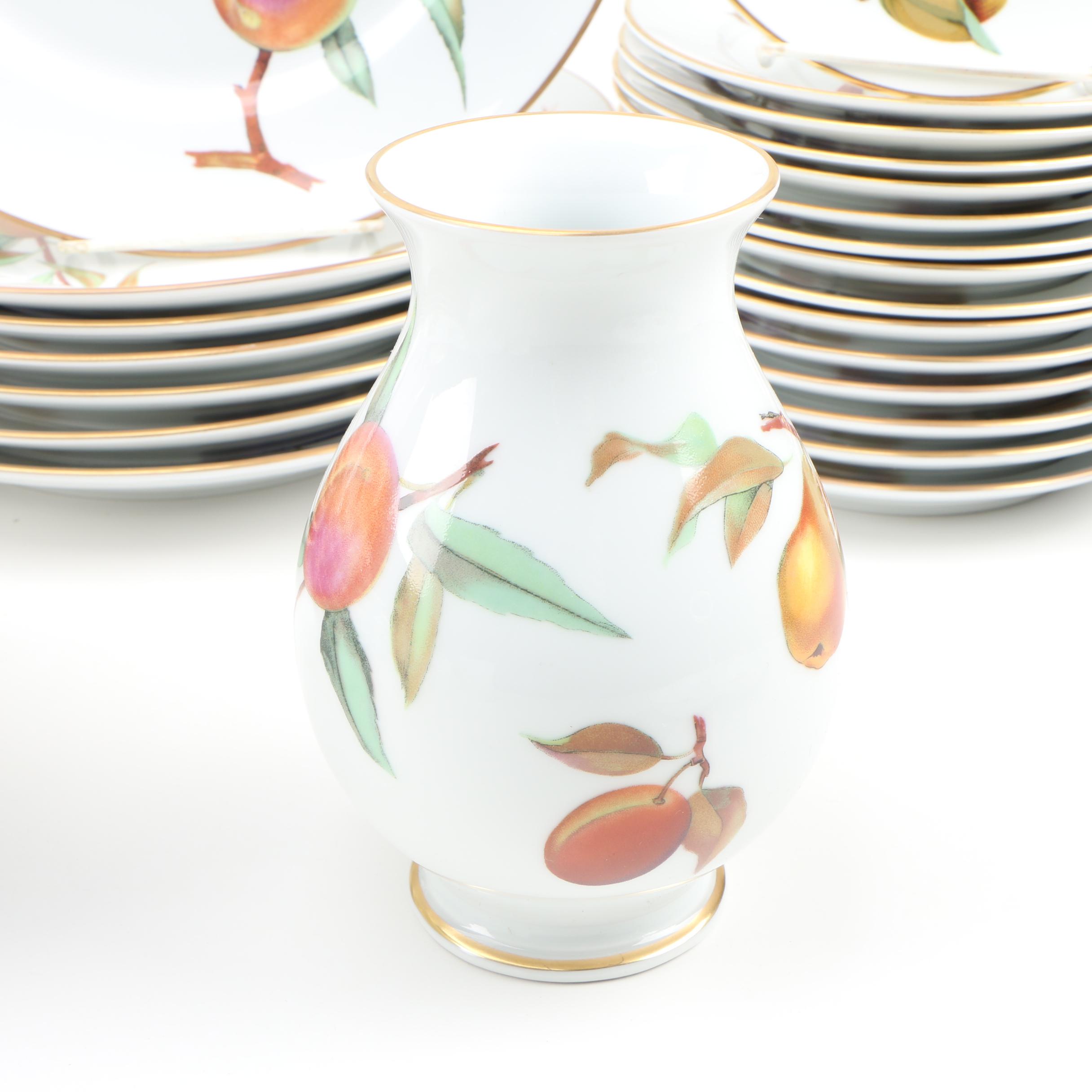 Royal Worcester "Evesham Gold" Porcelain Dinnerware