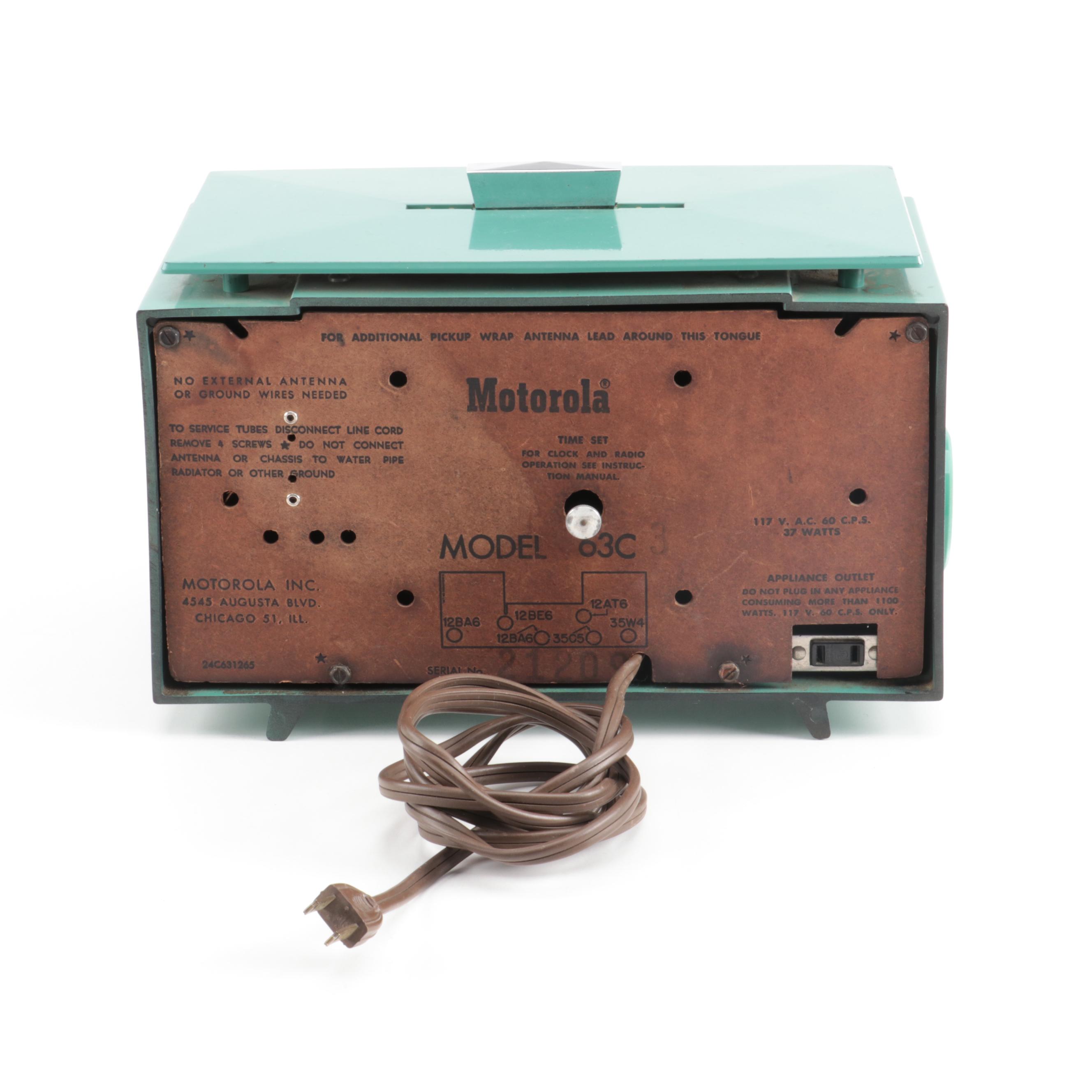 Motorola Mid Century Modern Bakelite Telechron Clock Radio With Alarm