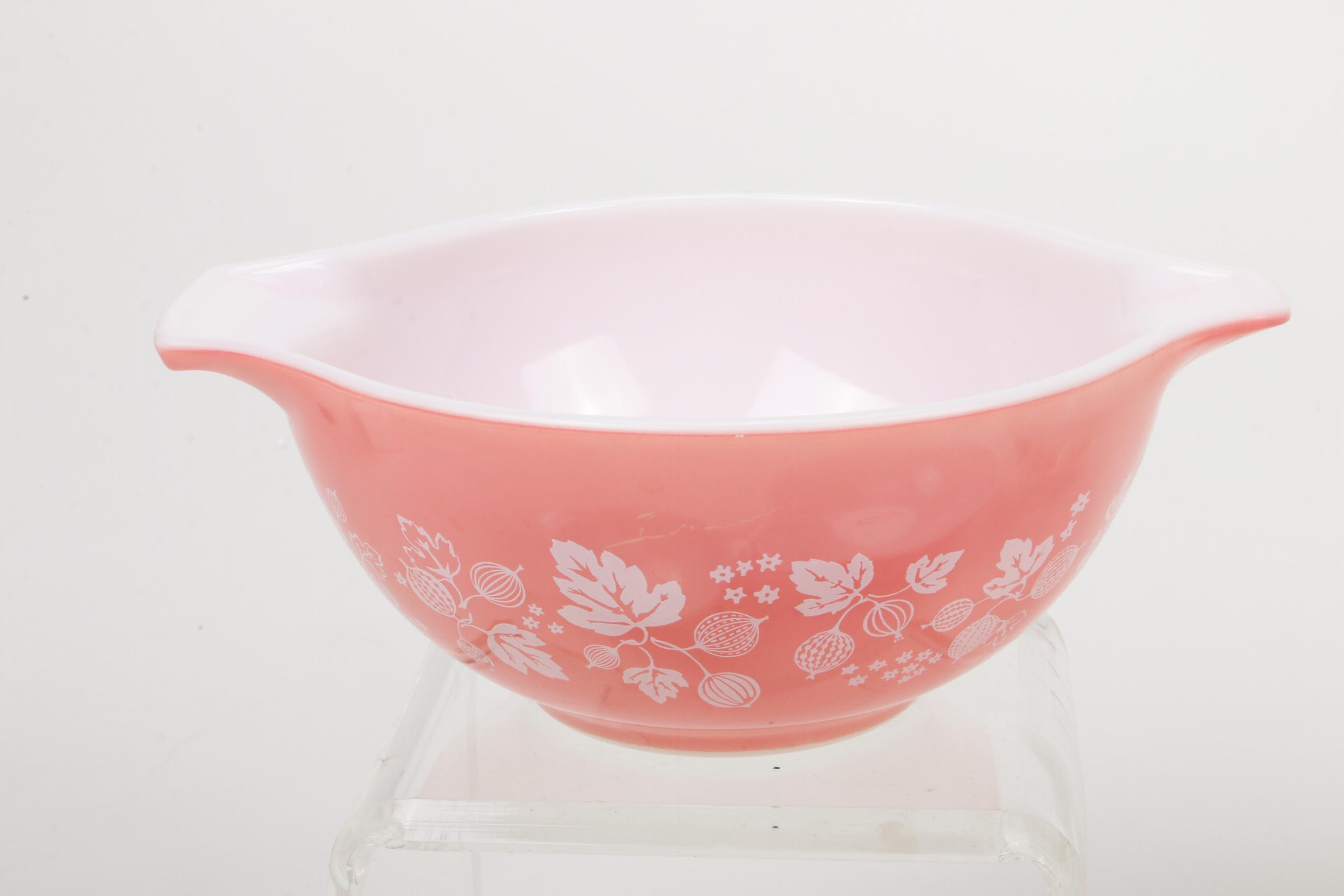 Pyrex "Gooseberry Pink" Glass Cinderella Mixing Bowls, 1957–1966
