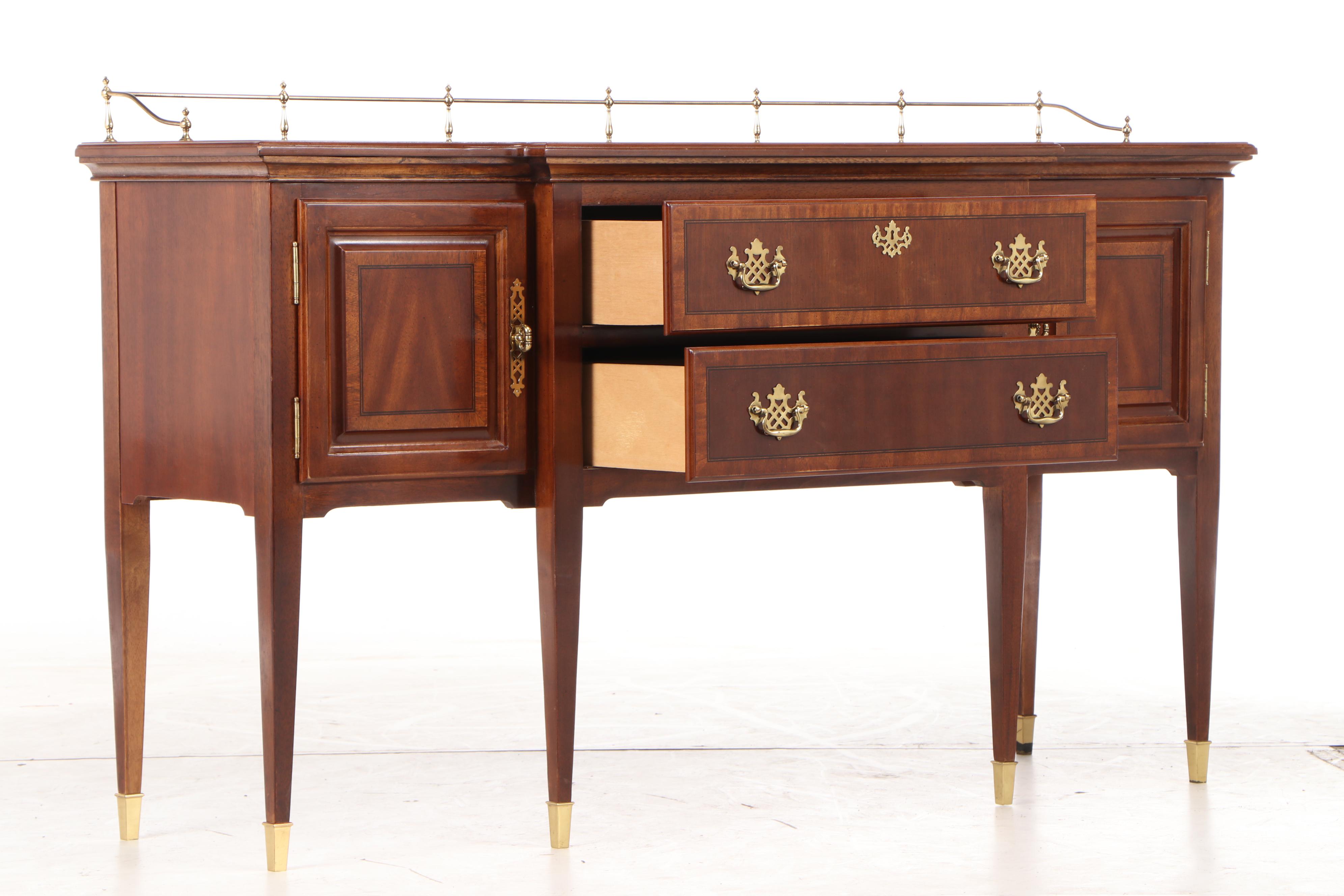 Hepplewhite Style Mahogany Breakfront Sideboard, Late 20th Century