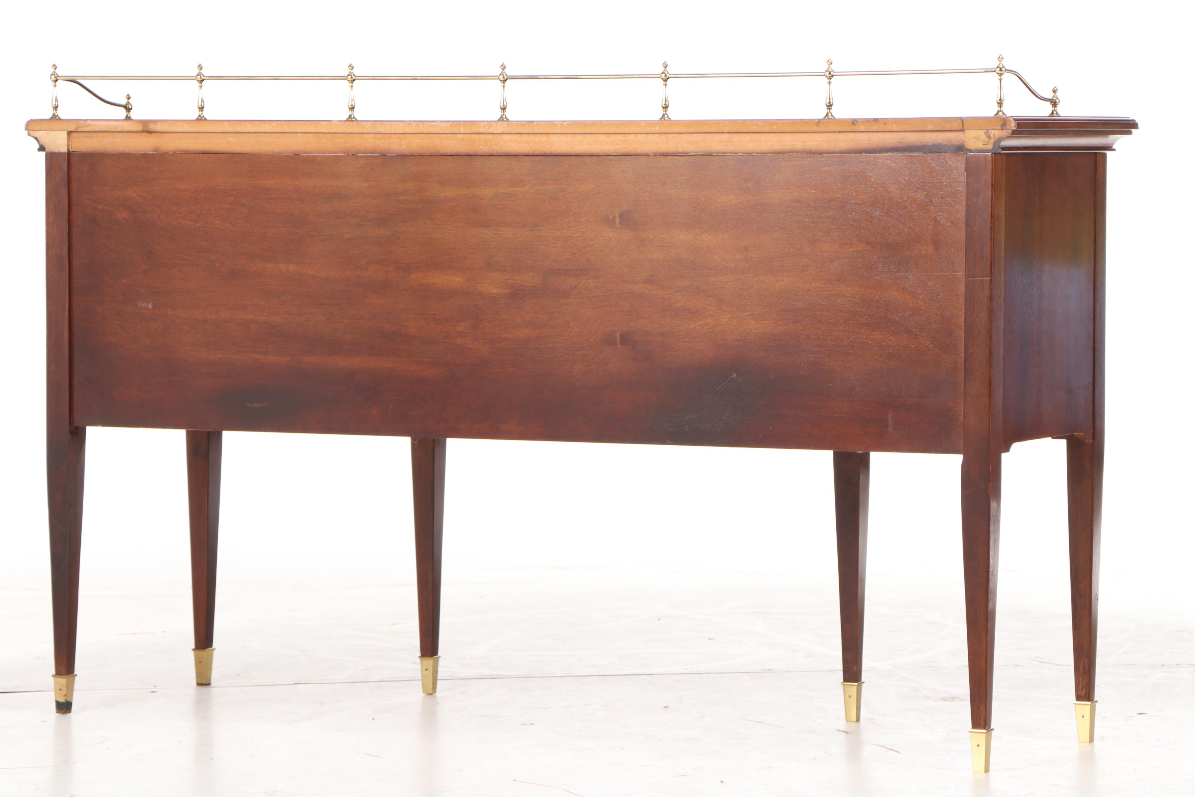 Hepplewhite Style Mahogany Breakfront Sideboard, Late 20th Century