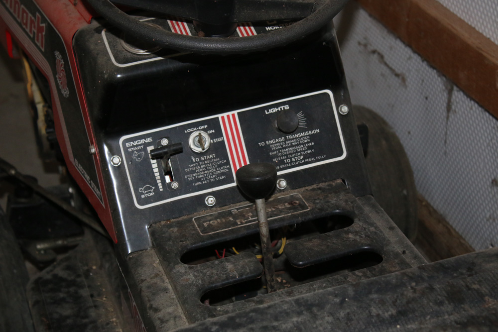 Dynamark 1036 Riding Lawnmower