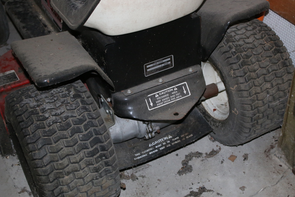 Dynamark 1036 Riding Lawnmower