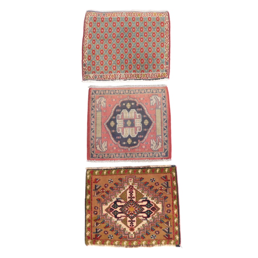 2' X 2' Hand-Knotted Abadeh Style Wool Floor Mats