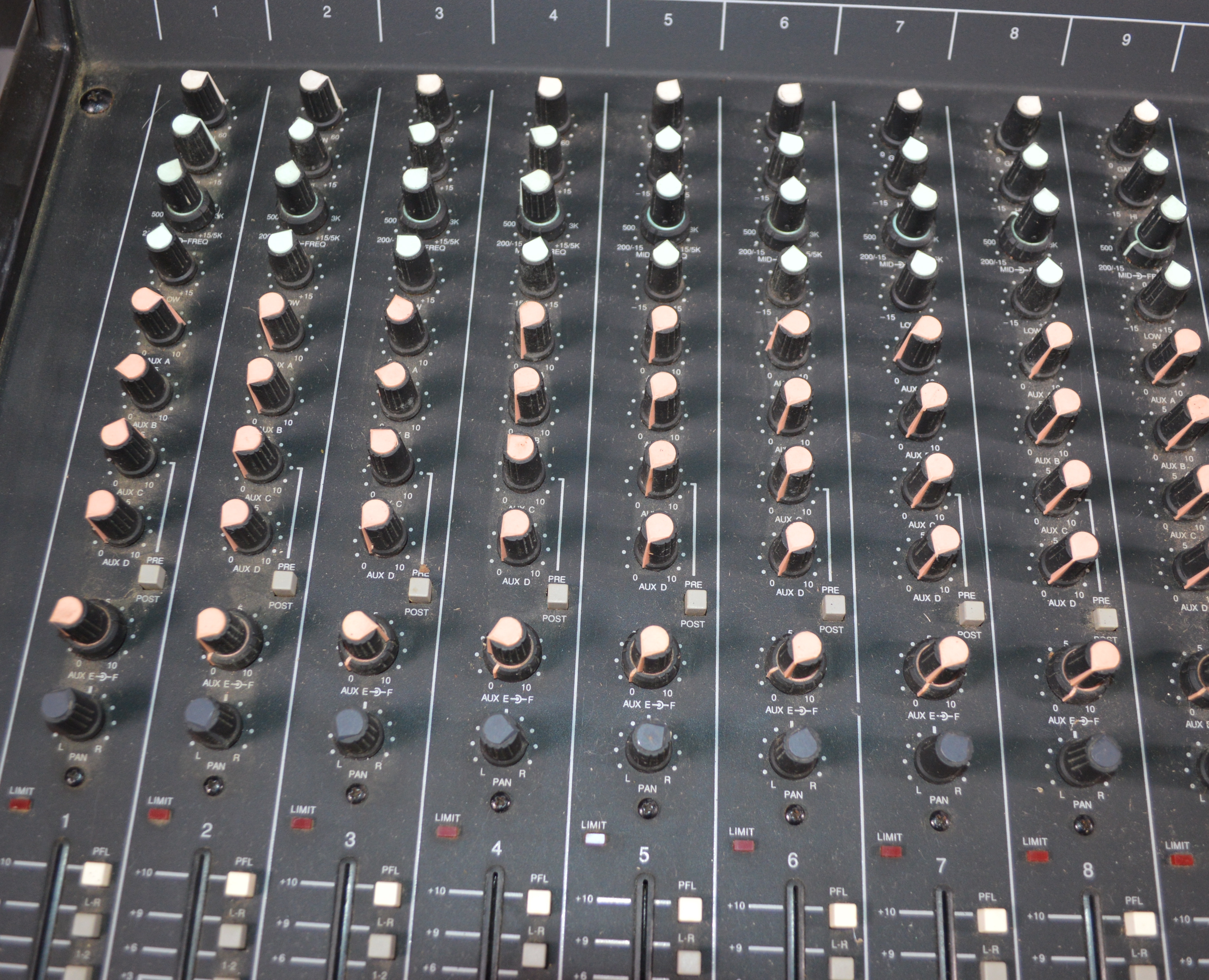 Peavey 24 Channel Mixing Console, SRC 2400