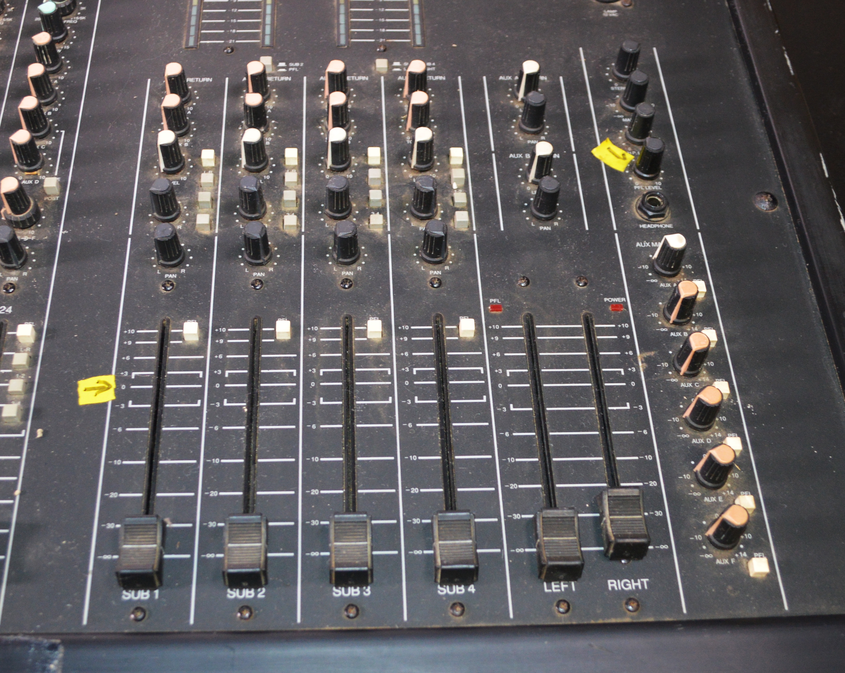 Peavey 24 Channel Mixing Console, SRC 2400