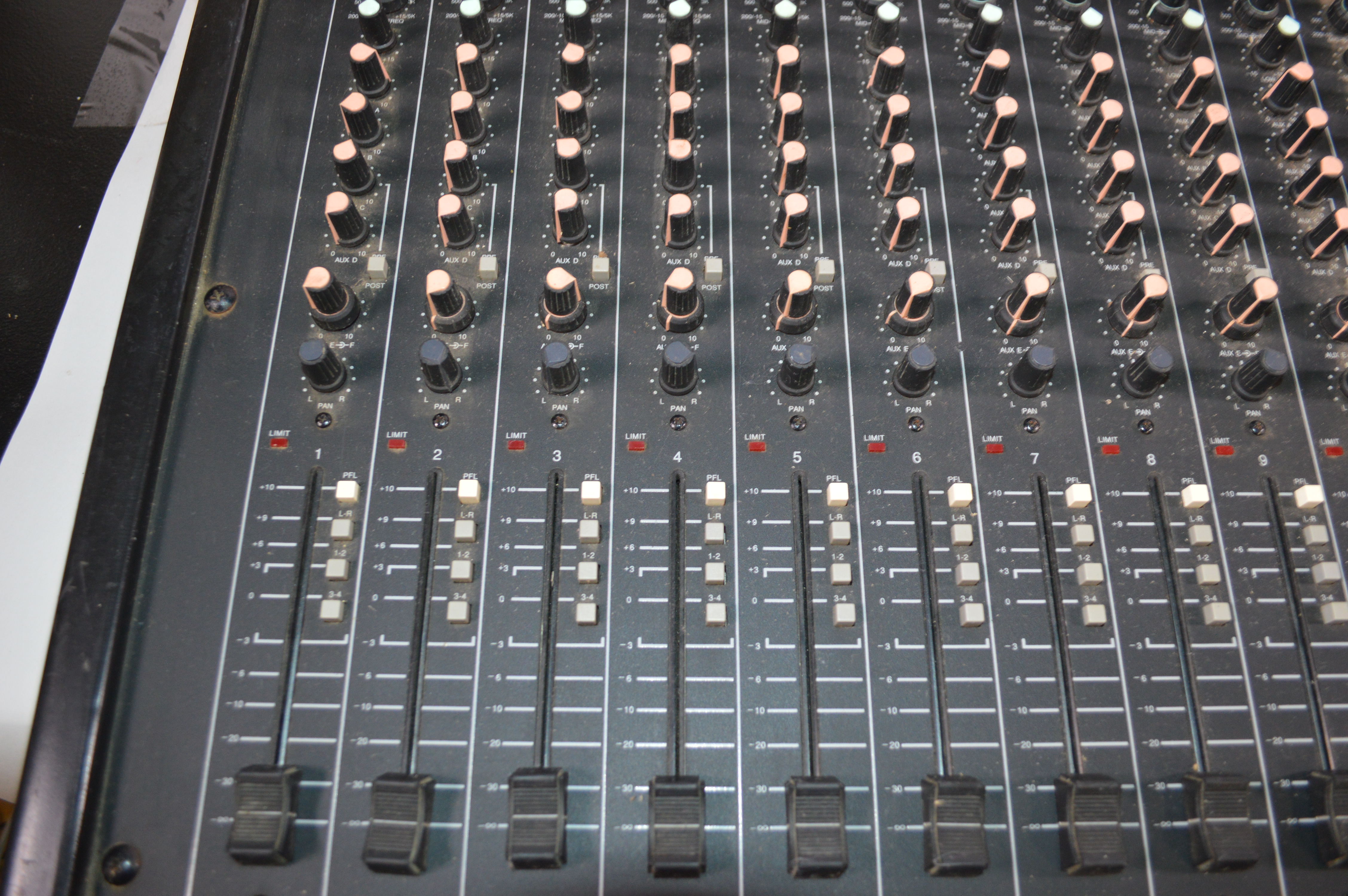 Peavey 24 Channel Mixing Console, SRC 2400