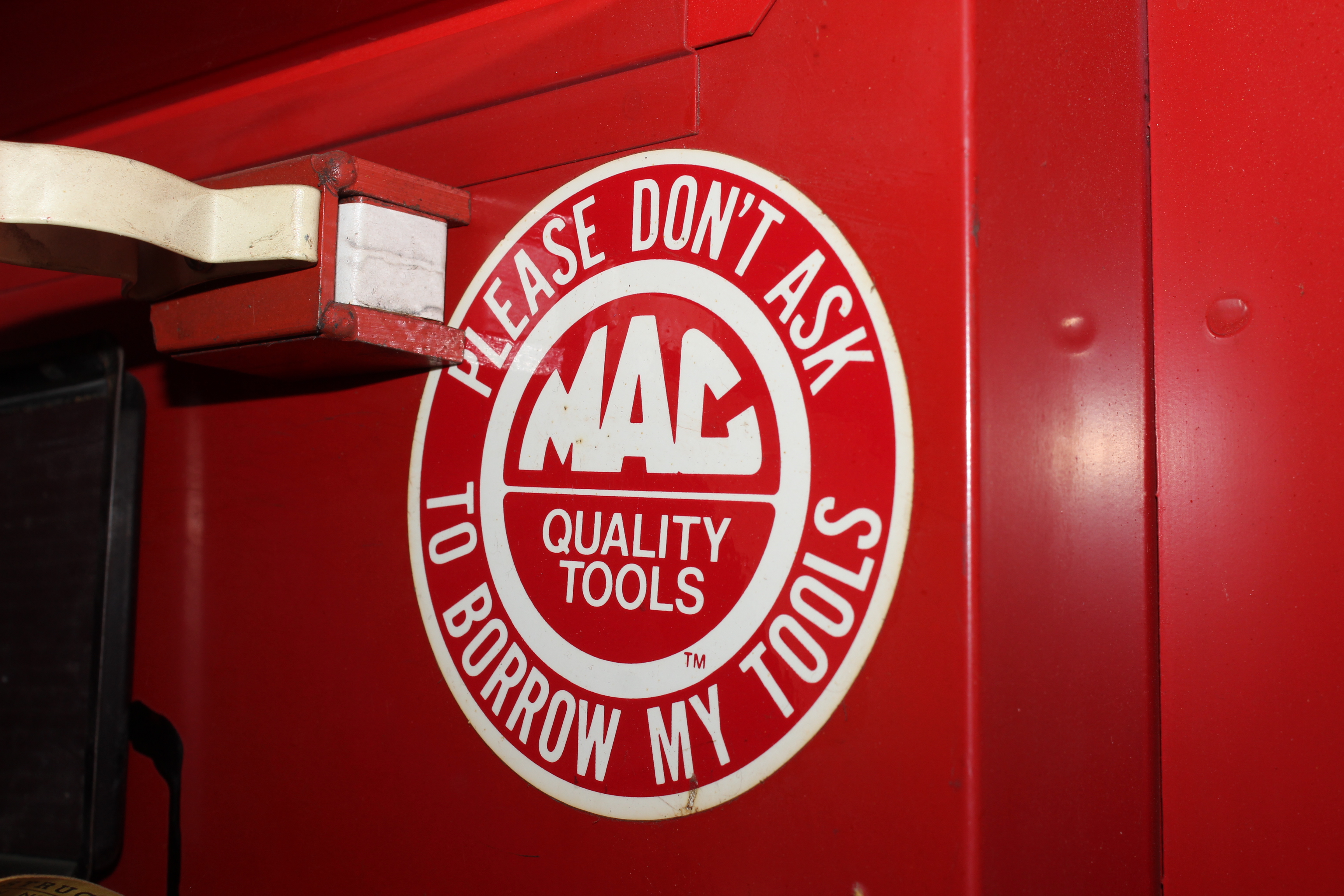 Mac MB1700 Tool Cabinet and Tools