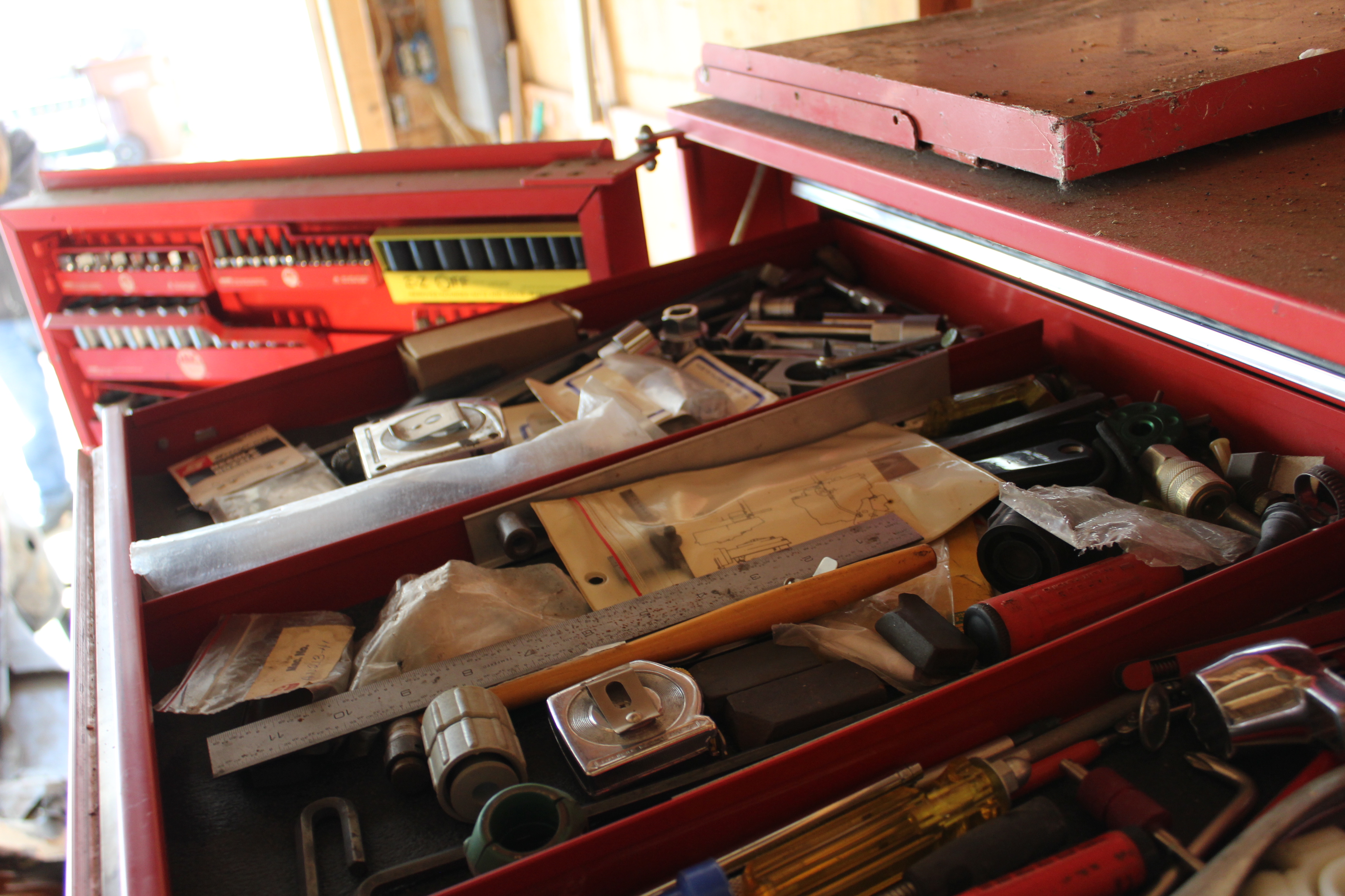 Mac MB1700 Tool Cabinet and Tools