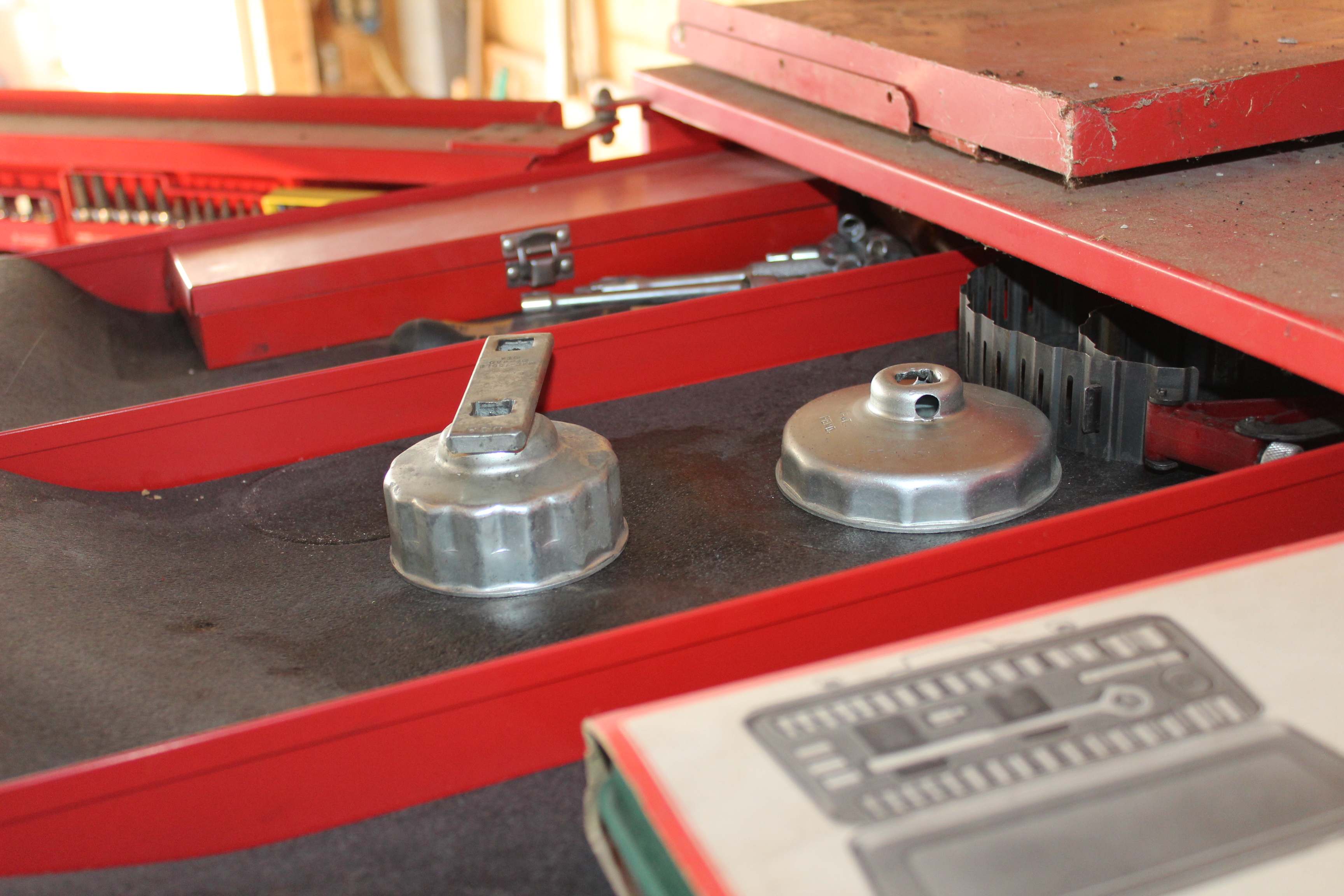 Mac MB1700 Tool Cabinet and Tools