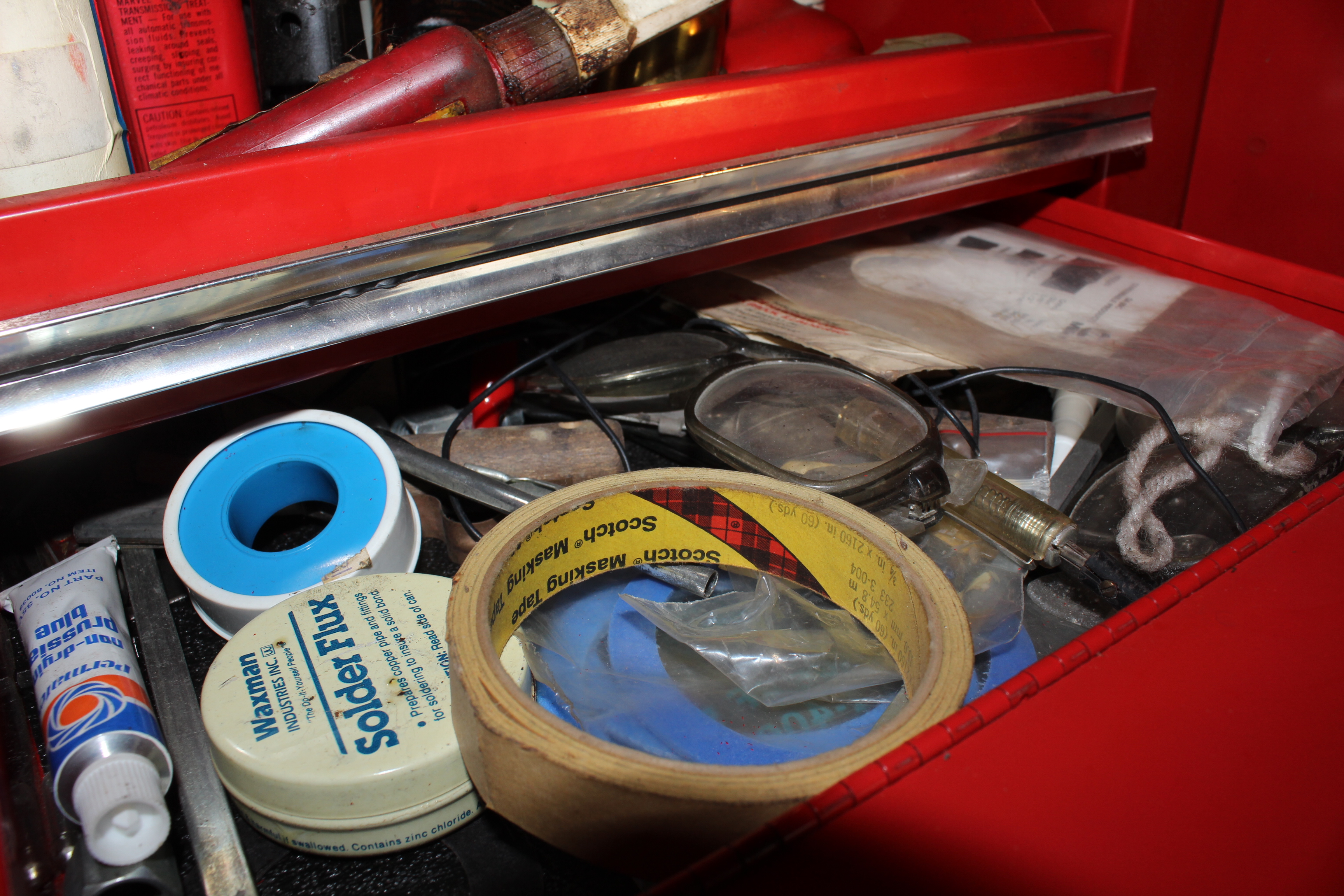 Mac MB1700 Tool Cabinet and Tools