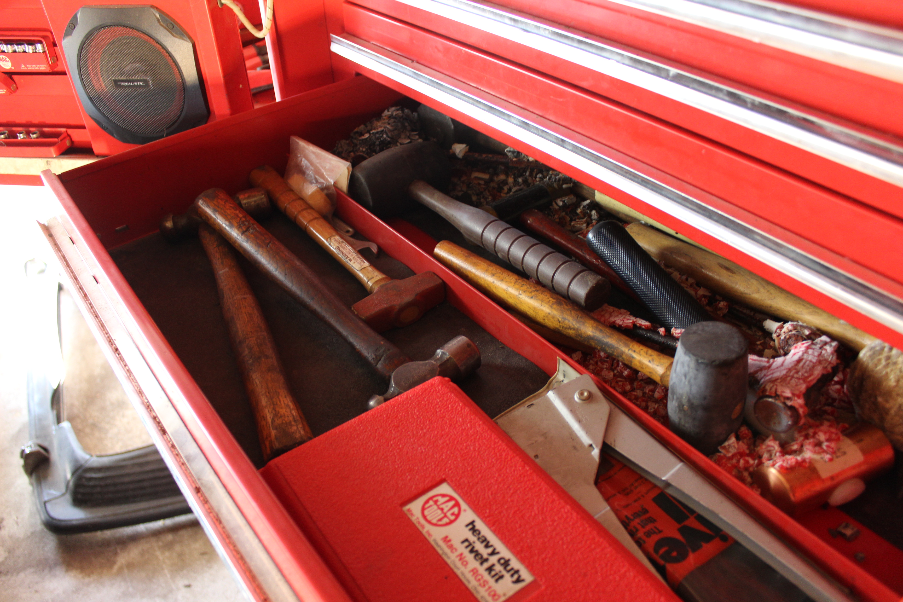 Mac MB1700 Tool Cabinet and Tools