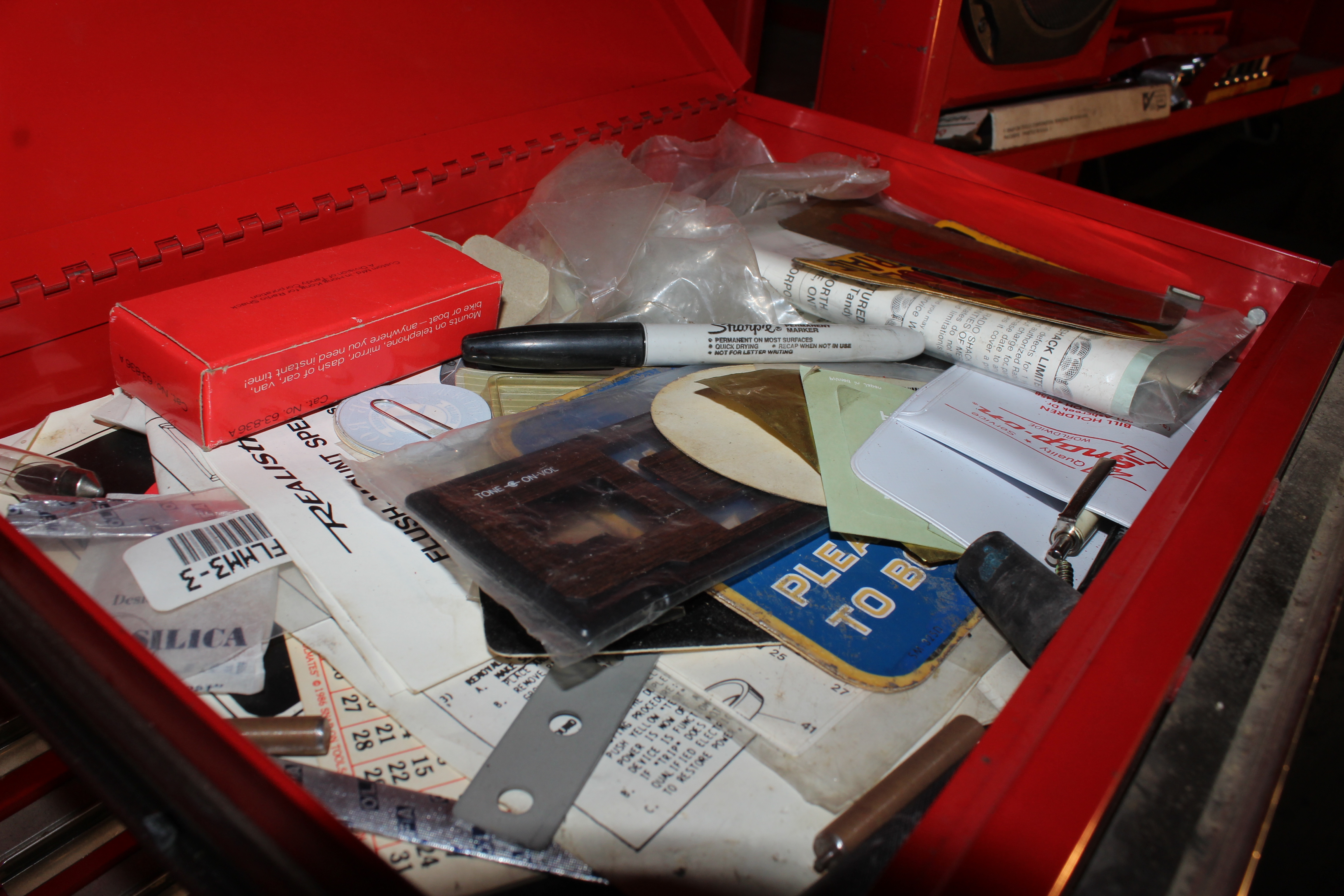 Mac MB1700 Tool Cabinet and Tools