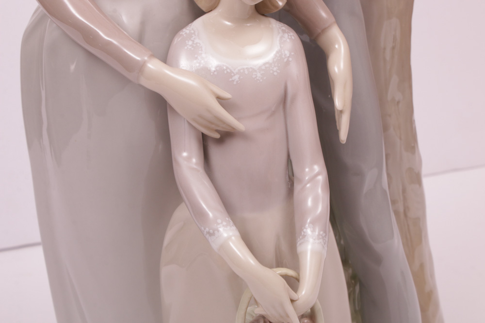 Lladró Porcelain Family Figurine, 1971–1974