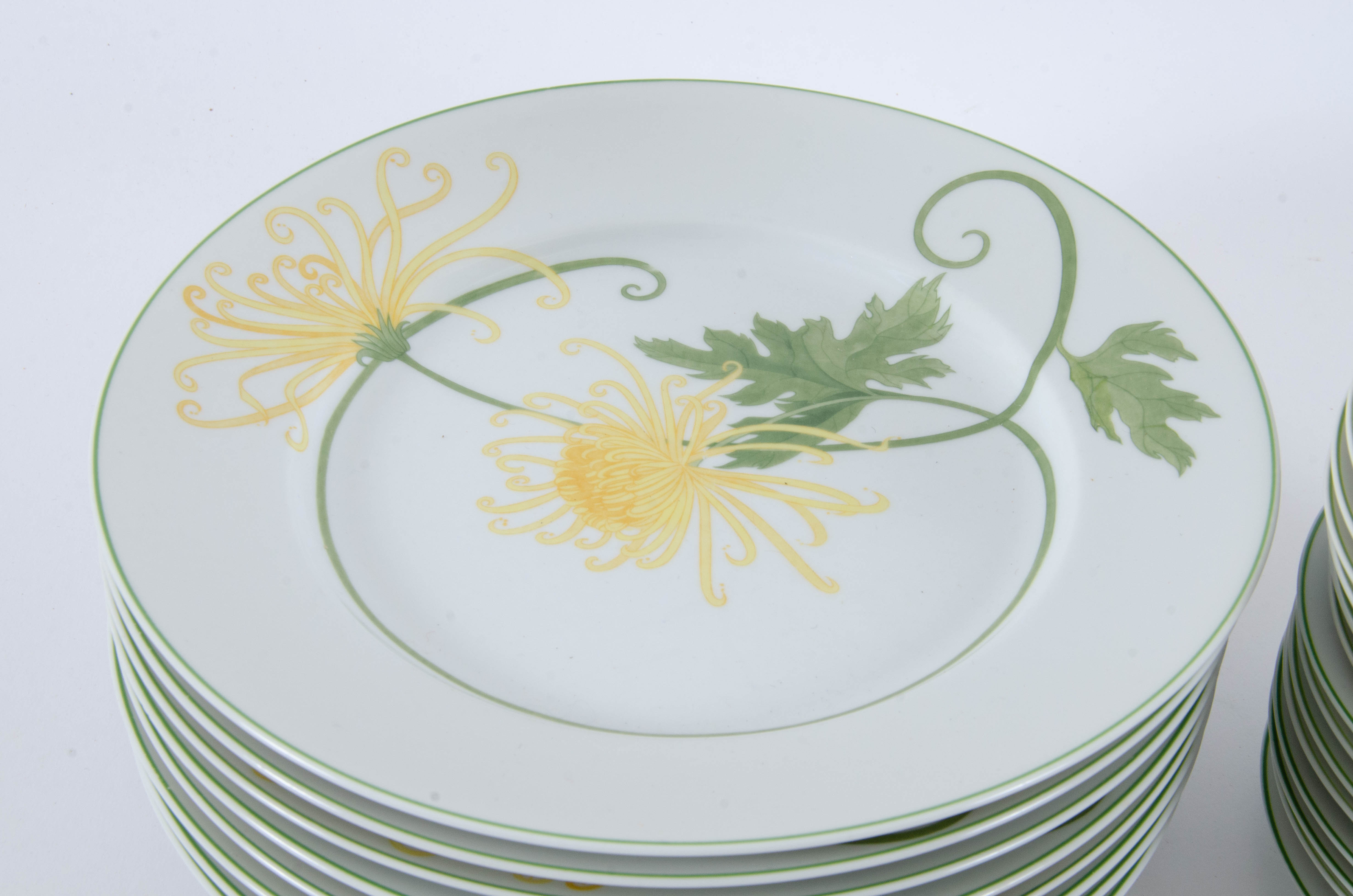 Denby "Yellow Chrysanthemum" Porcelain Dinnerware, 1970s