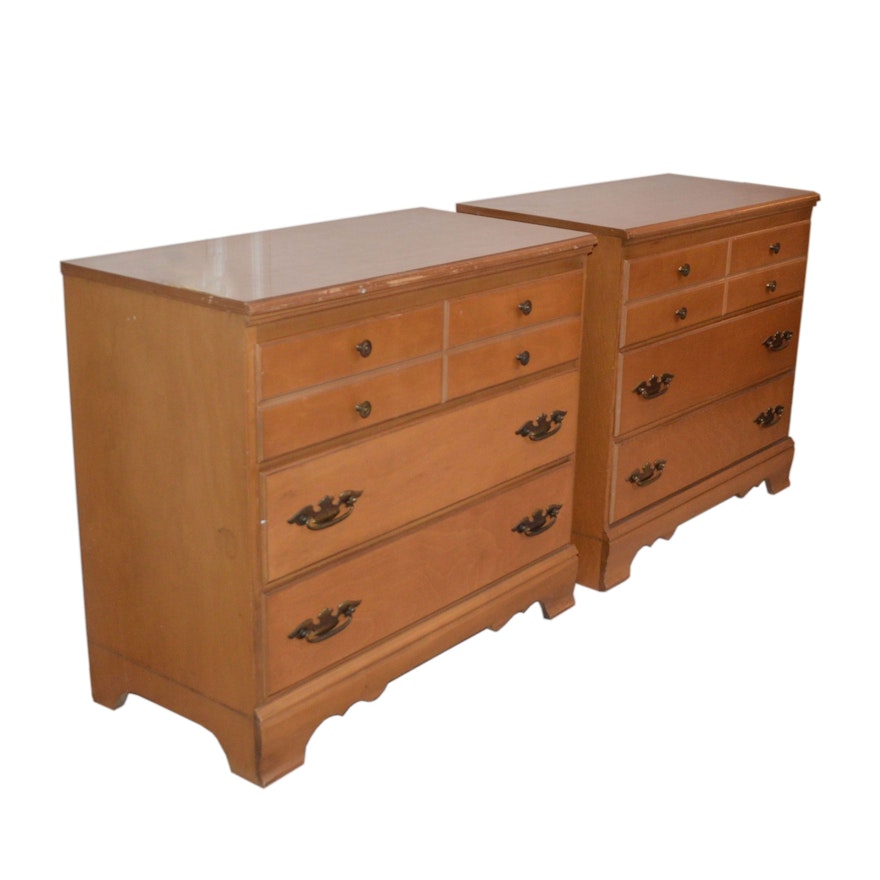 Pair of Federal Style Chest of Drawers, 20th Century