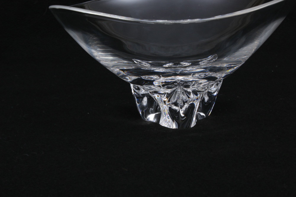 Steuben Art Glass "Trillium" Bowl Designed by Donald Pollard, Mid-Century
