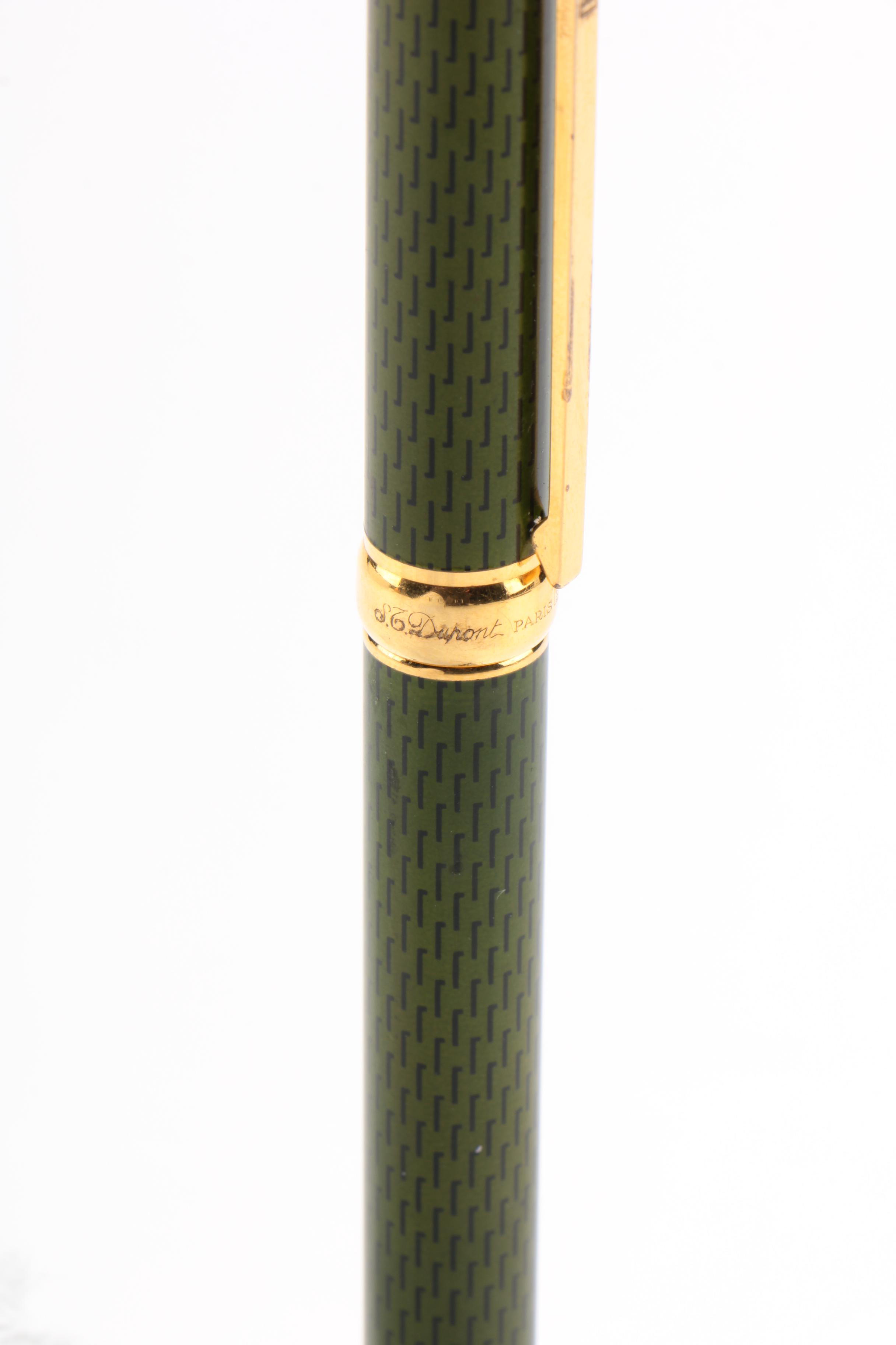 S.T. Dupont "Gatsby" Green Lacquer Fountain Pen with 18K Gold Nib, France, 1980s