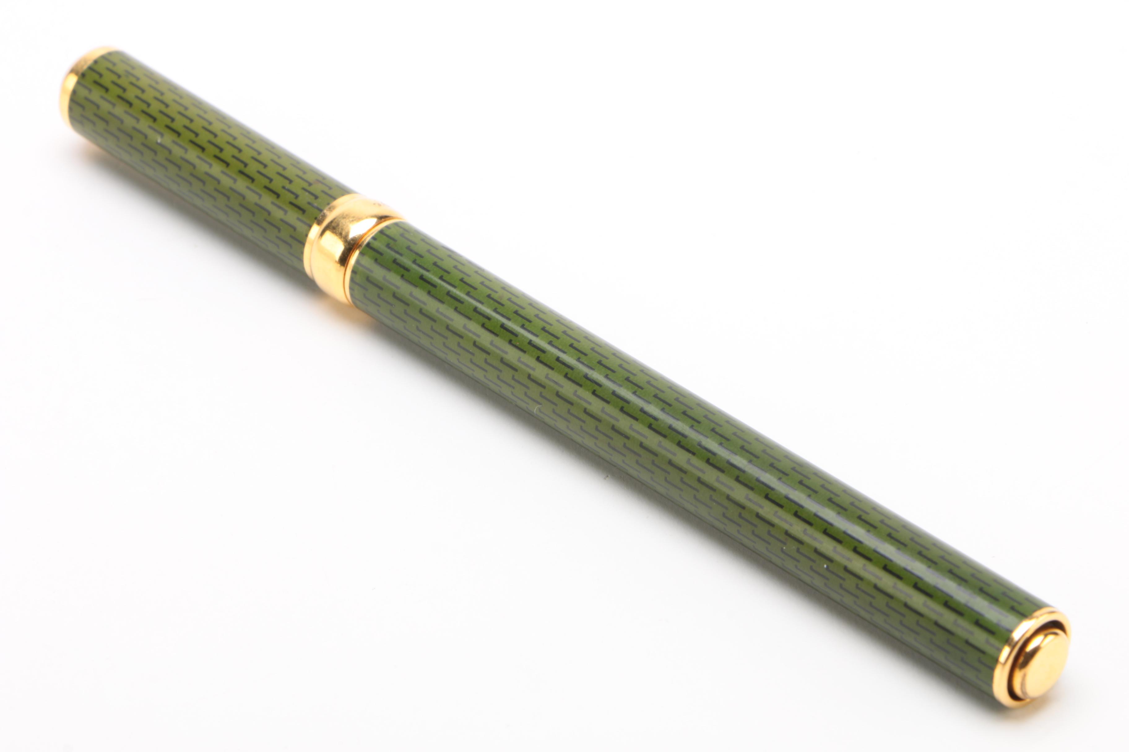 S.T. Dupont "Gatsby" Green Lacquer Fountain Pen with 18K Gold Nib, France, 1980s