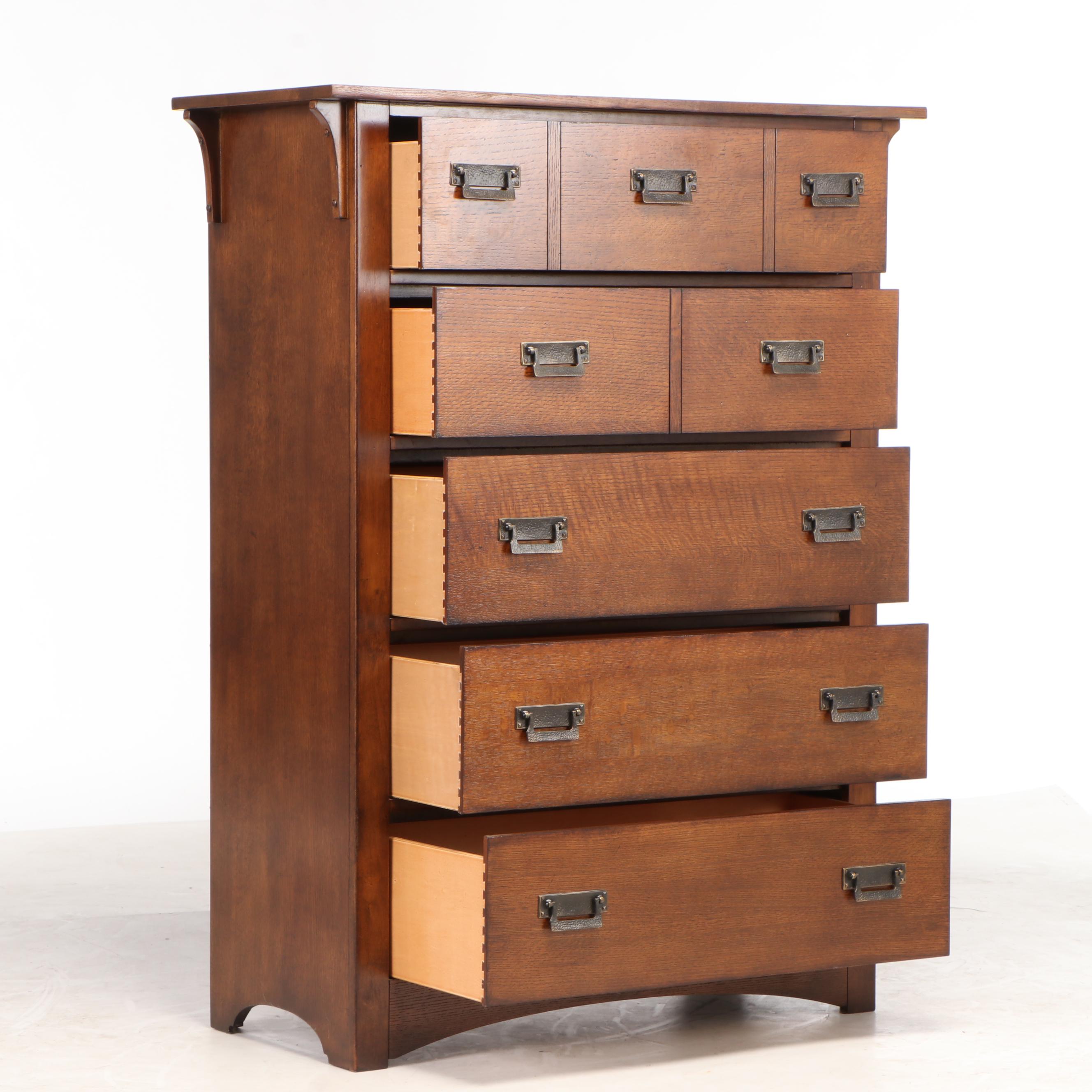 Mission Style Broyhill "Artisan Collection" Oak Chest of Drawers, Contemporary