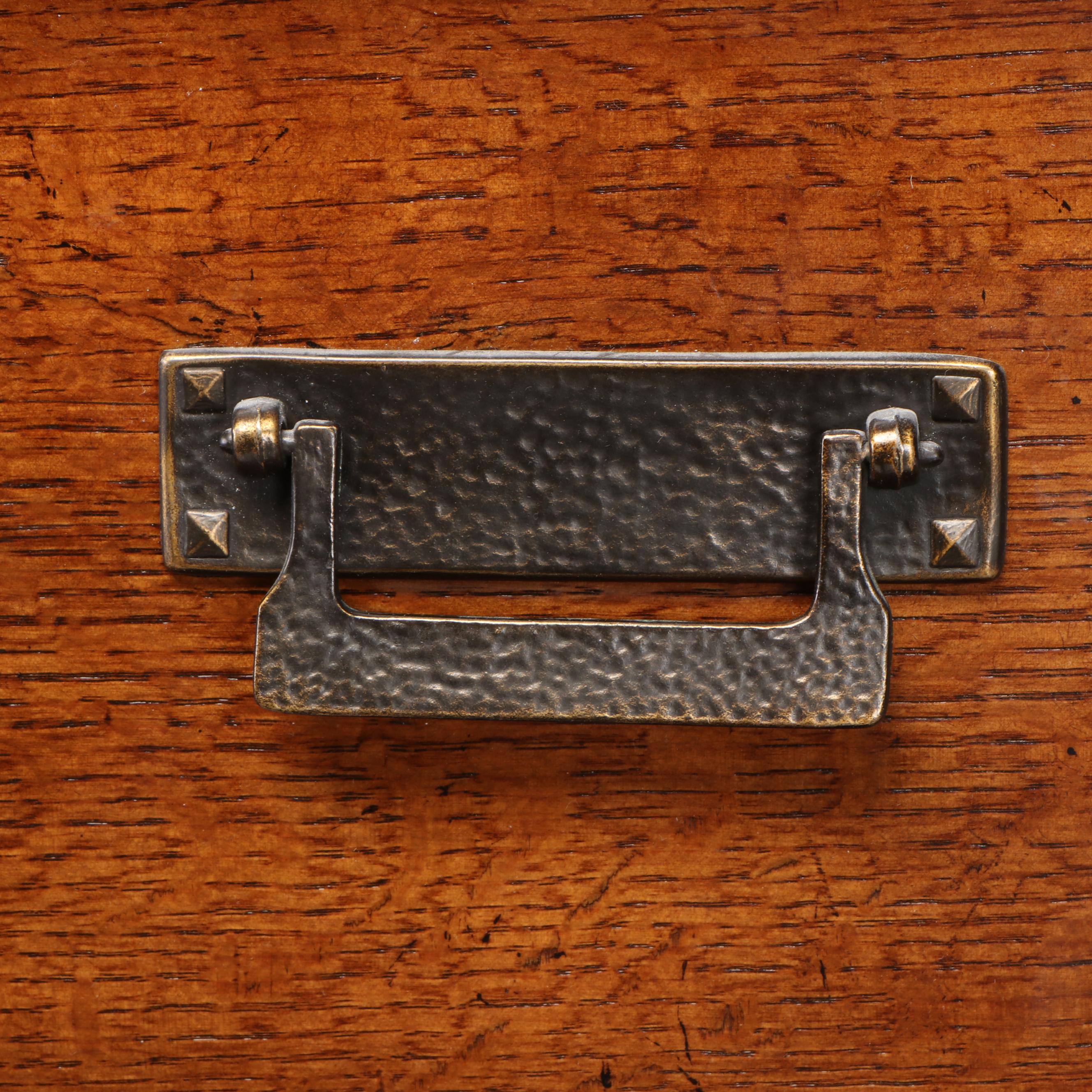 Mission Style Broyhill "Artisan Collection" Oak Chest of Drawers, Contemporary