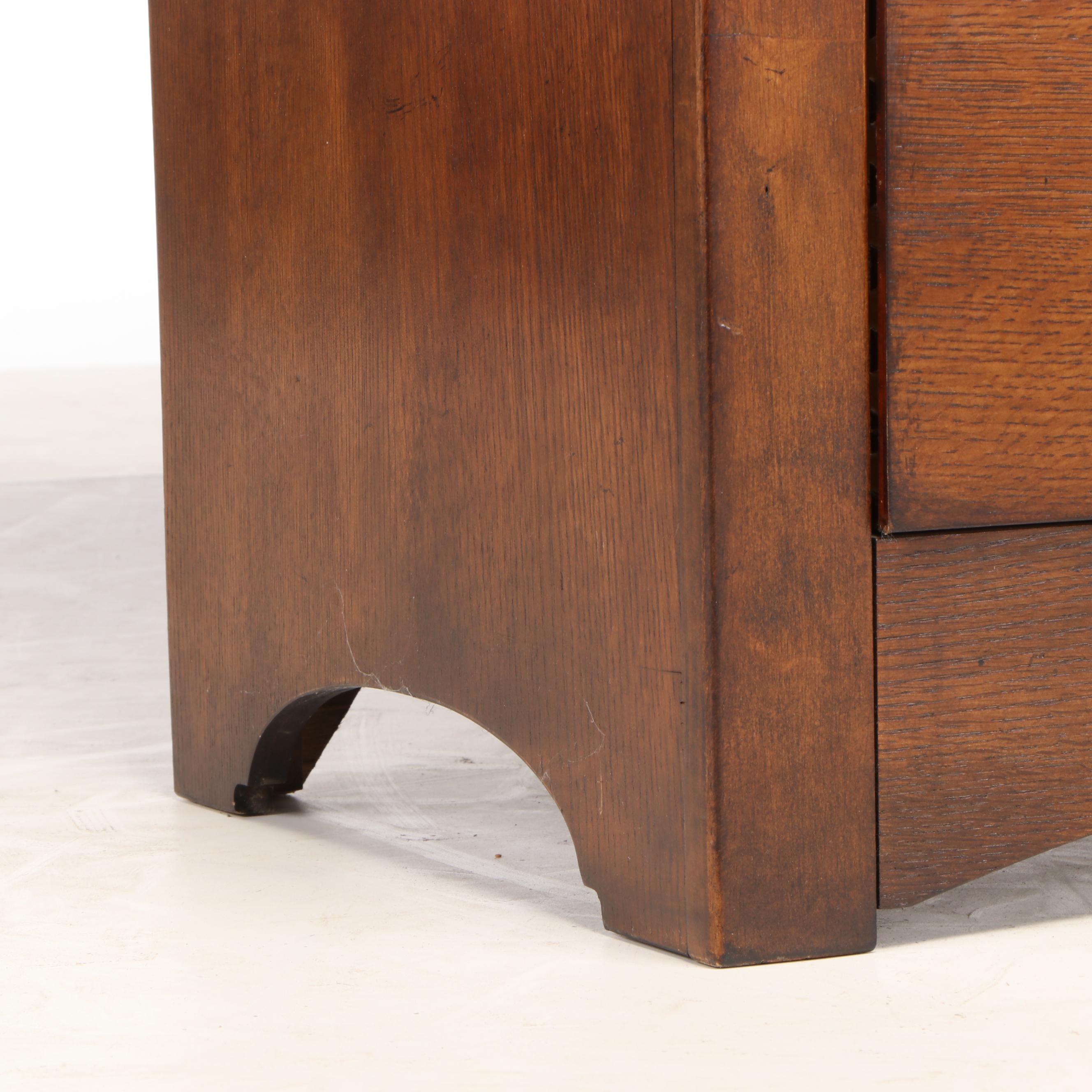 Mission Style Broyhill "Artisan Collection" Oak Chest of Drawers, Contemporary