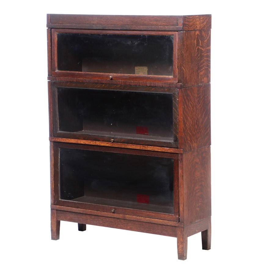 Globe-Wernicke, "Universal Style" Quartersawn Oak Barrister Bookcase, circa 1920