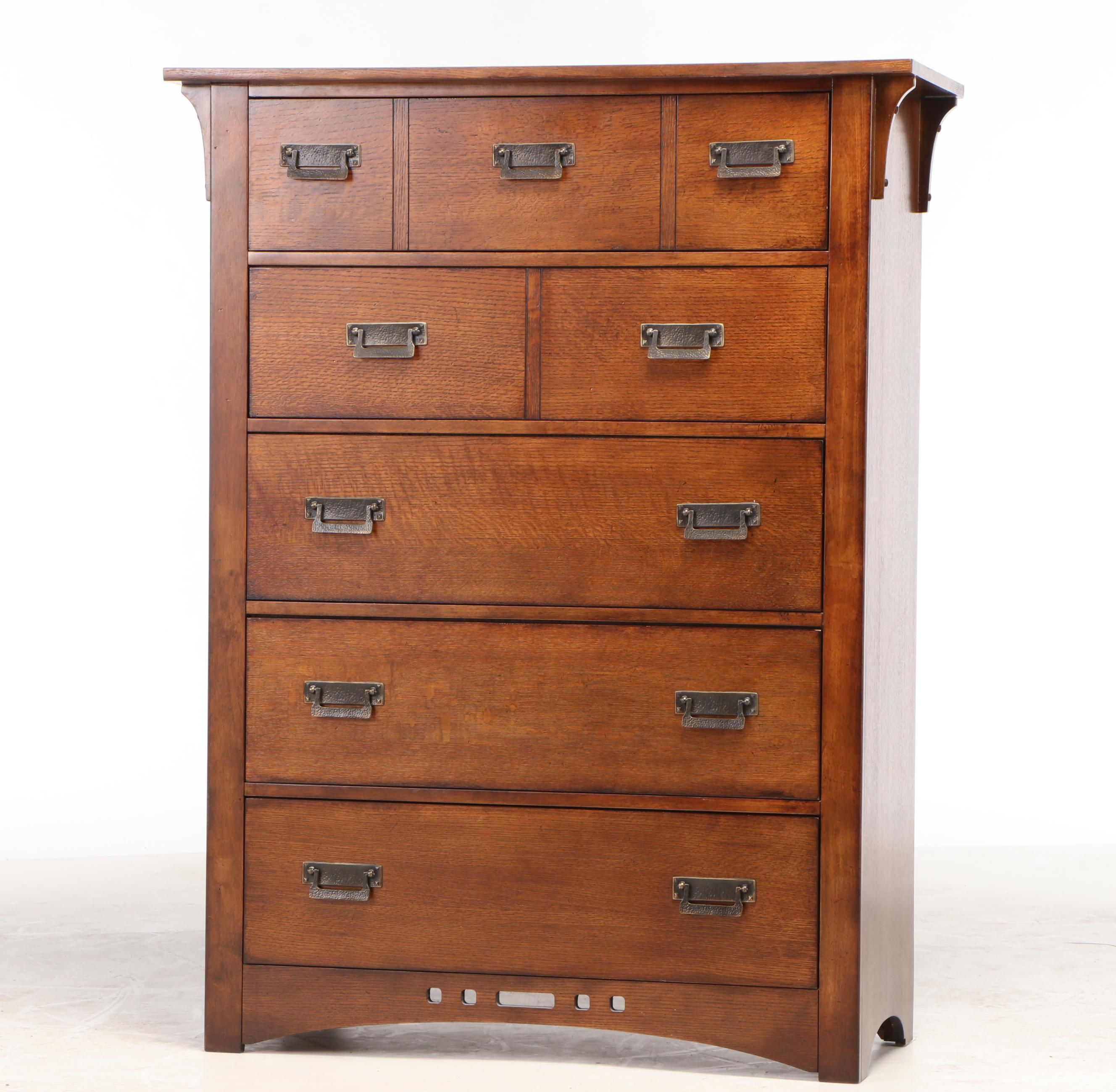Mission Style Broyhill "Artisan Collection" Oak Chest of Drawers, Contemporary