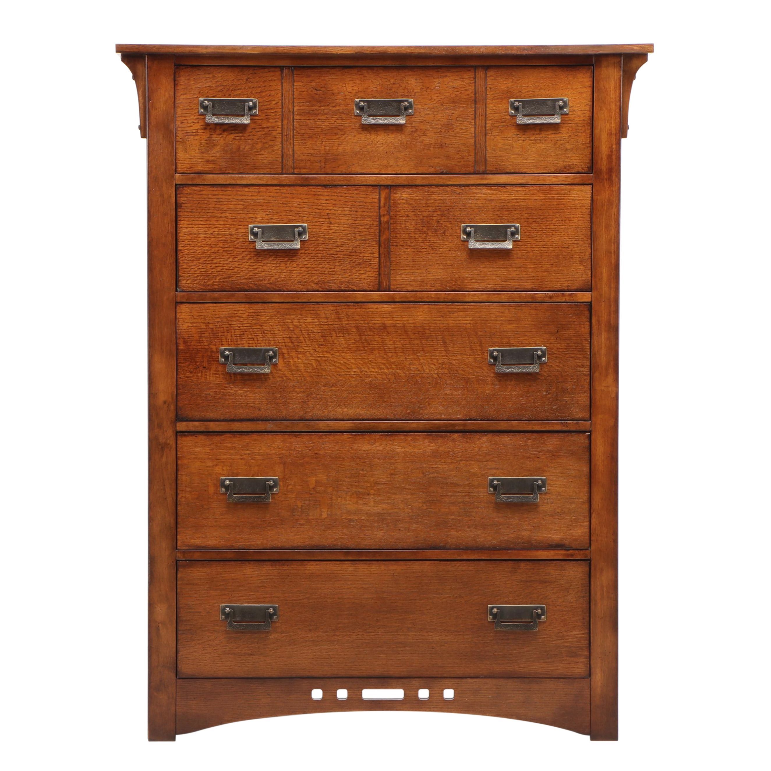 Mission Style Broyhill "Artisan Collection" Oak Chest of Drawers, Contemporary