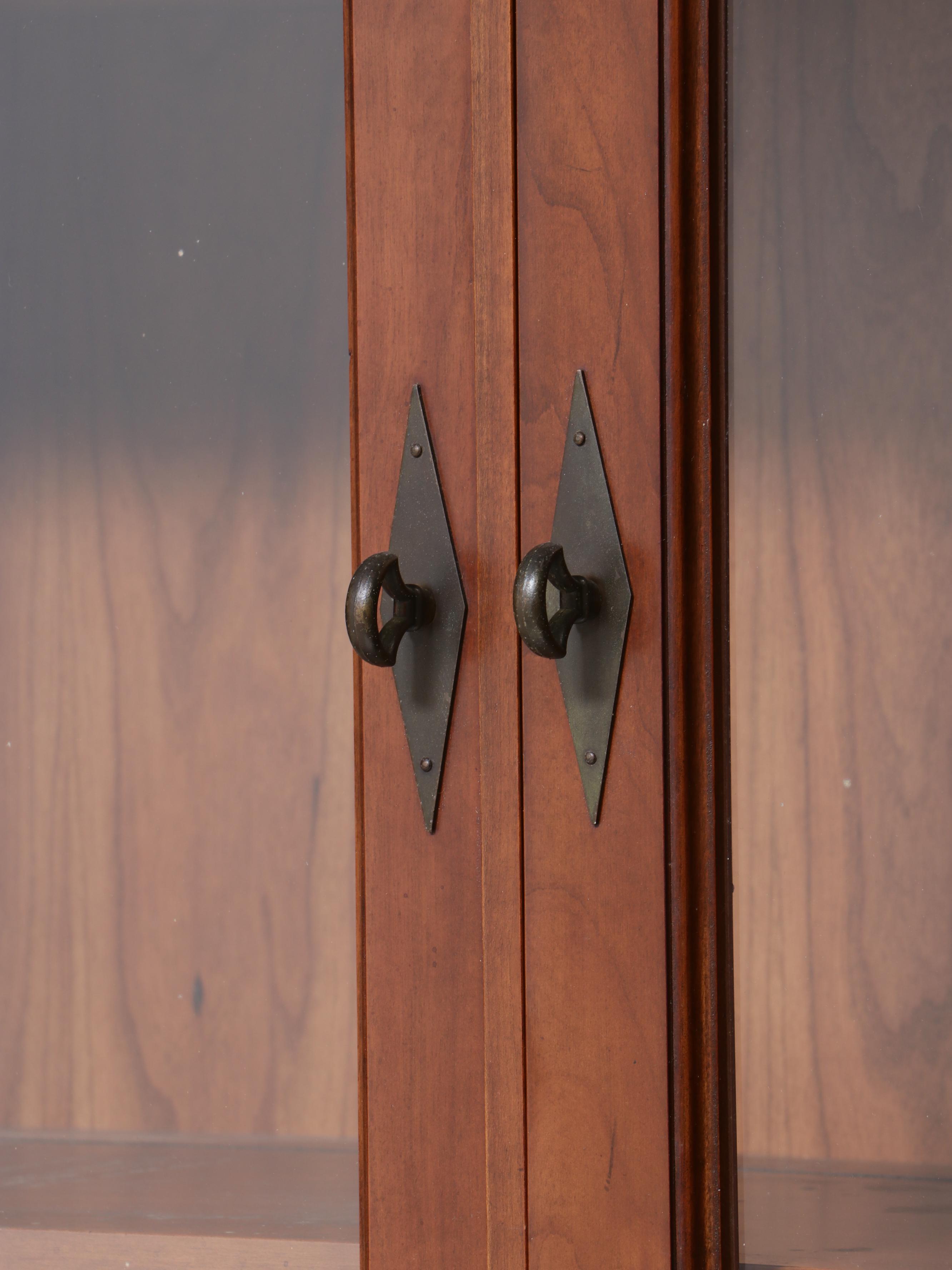 Leonardo Furniture Co., French Provincial Style Walnut-Stained Display Cabinet