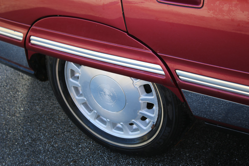 1999 Cadillac DeVille Tuxedo Edition Sedan in Crimson Pearl