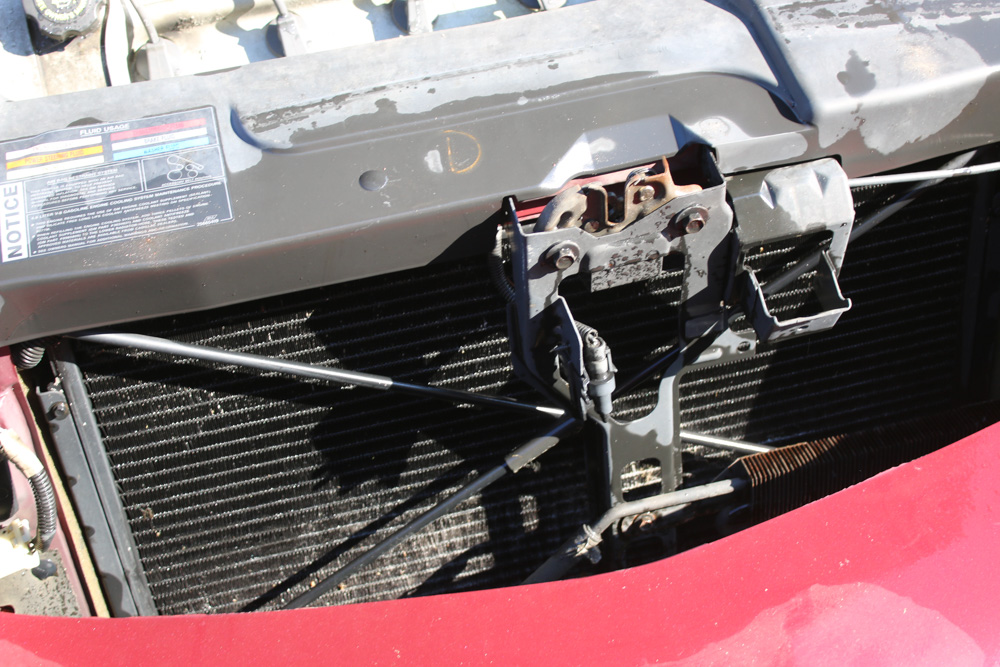 1999 Cadillac DeVille Tuxedo Edition Sedan in Crimson Pearl