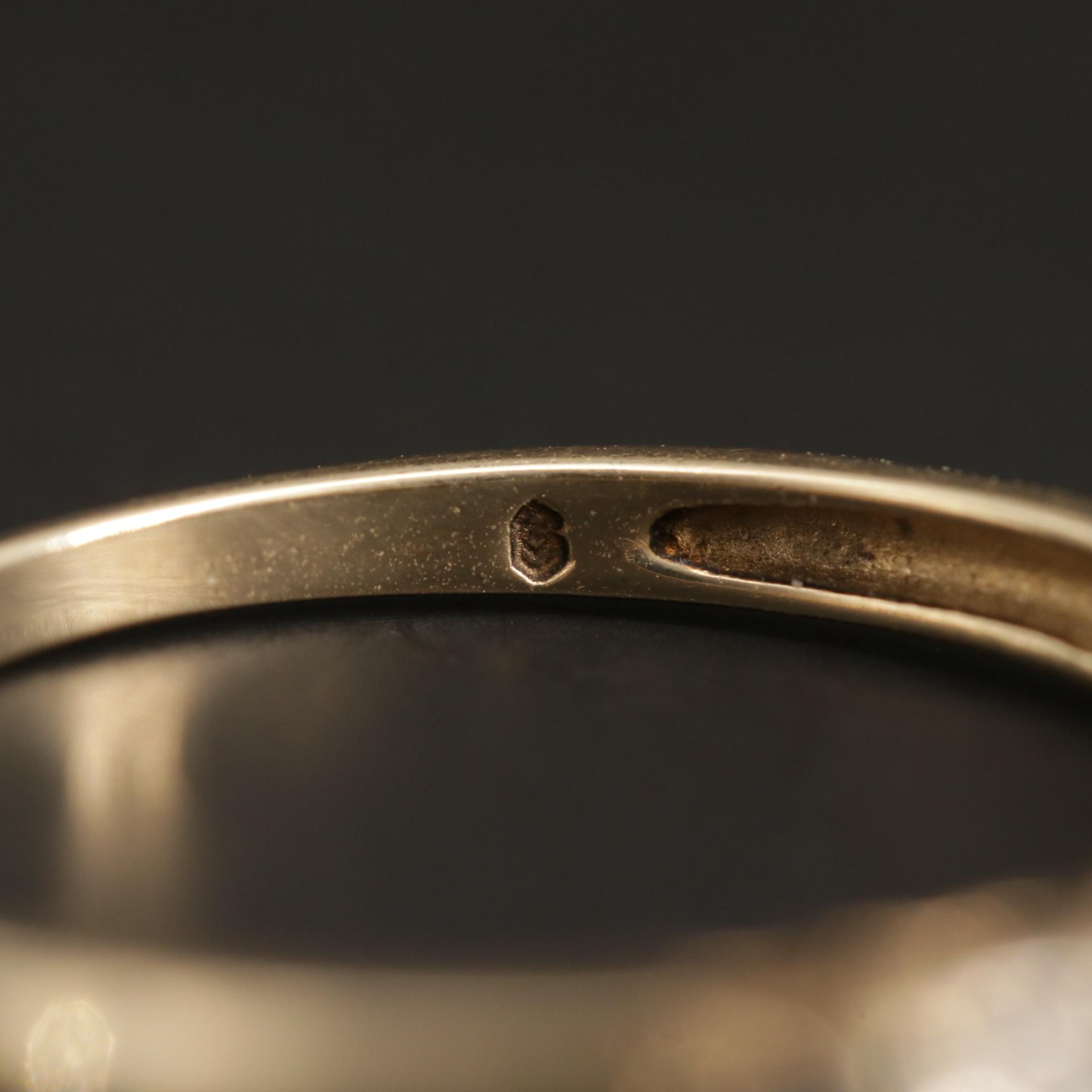 10K Band with Alternating Sapphires and Diamonds