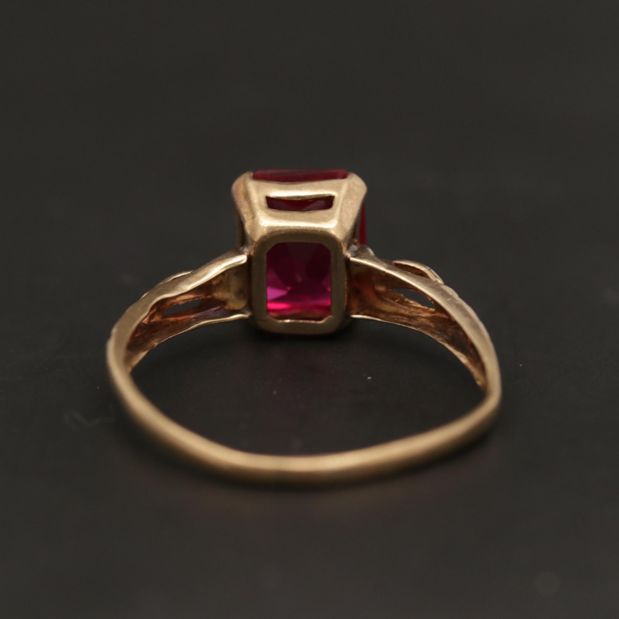 Vintage 10K Yellow Gold Ruby Ring