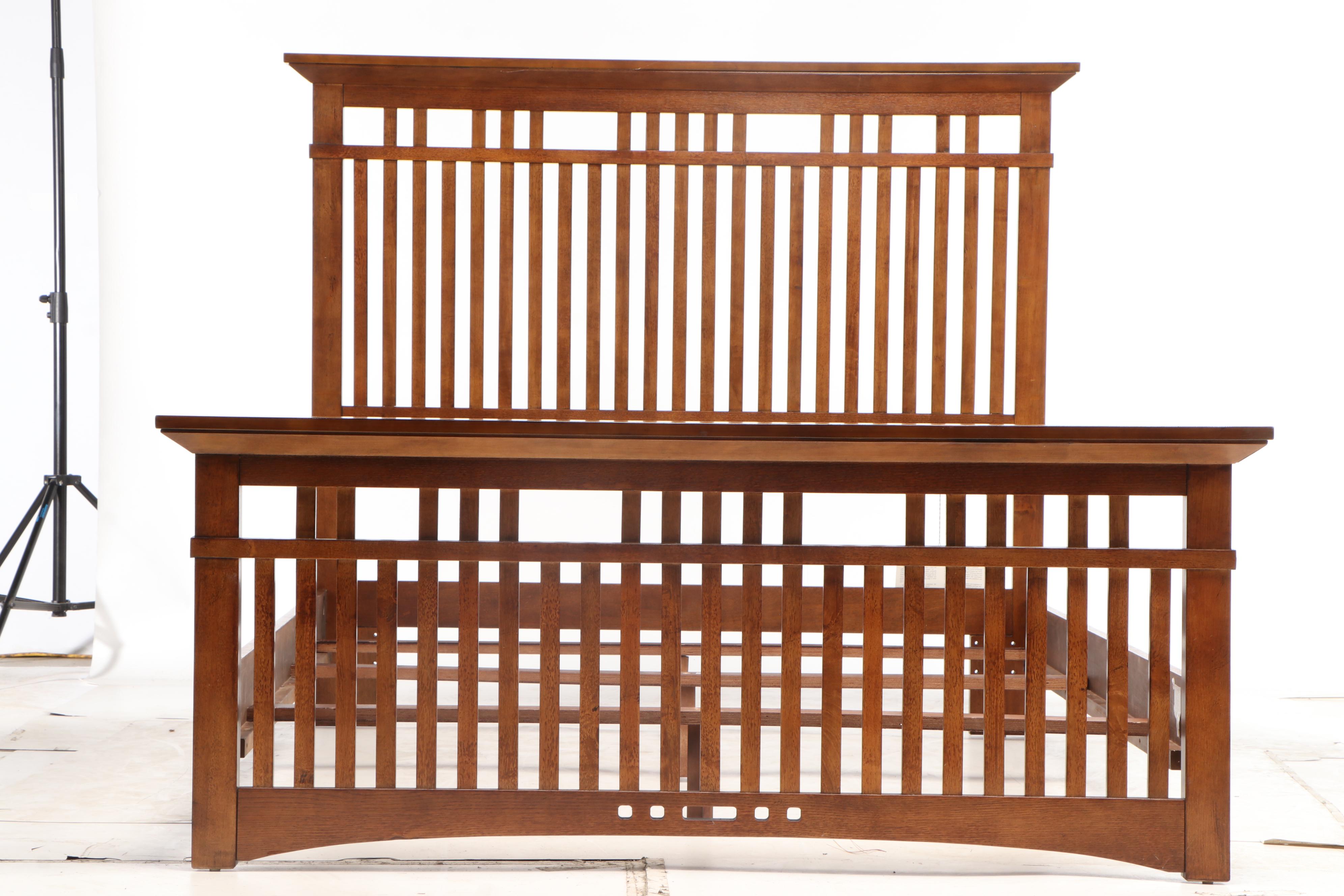 Mission Style Broyhill "Artisan Collection" Oak Queen Size Bed Frame