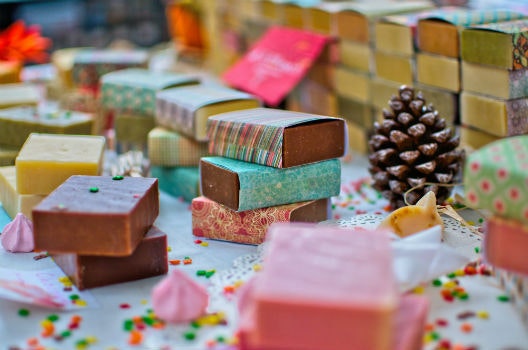 Tips of the Trade: 5 Ways to Make This a Greener Holiday Season