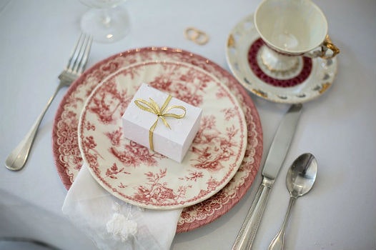 Tips of the Trade: 5 Ways to Make This a Greener Holiday Season