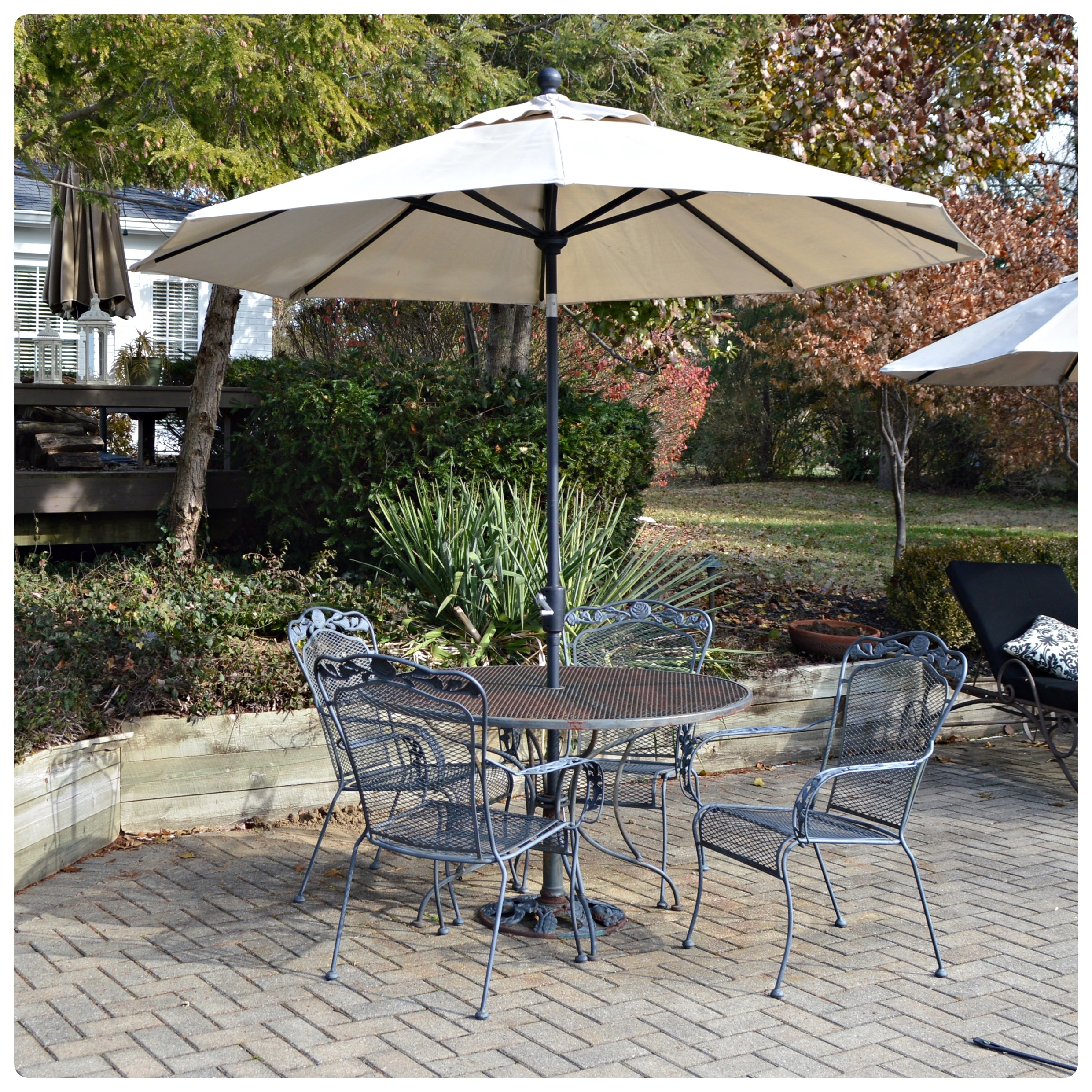 Wrought Iron Mesh Dining Table and Chairs with Umbrella, Contemporary