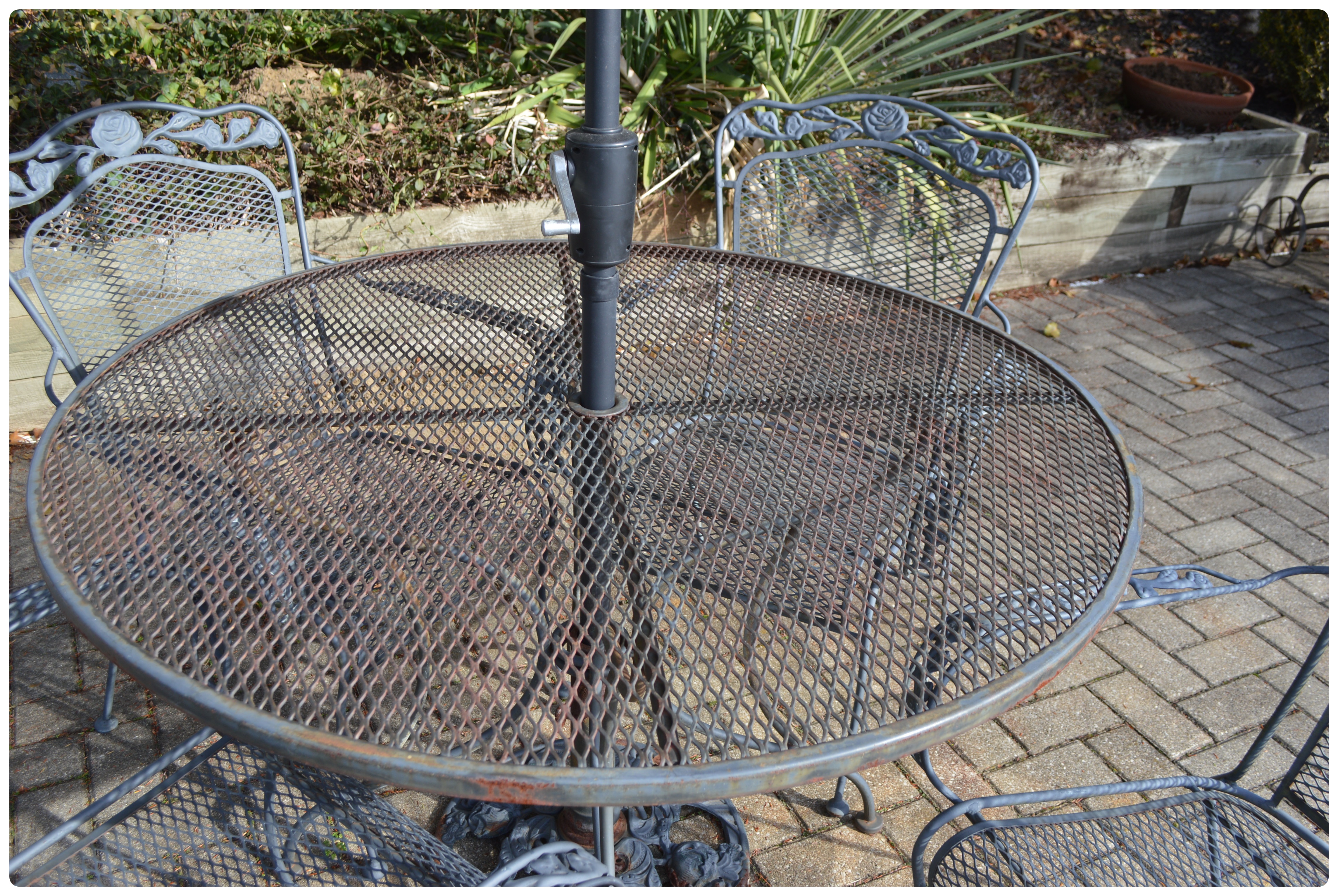 Wrought Iron Mesh Dining Table and Chairs with Umbrella, Contemporary