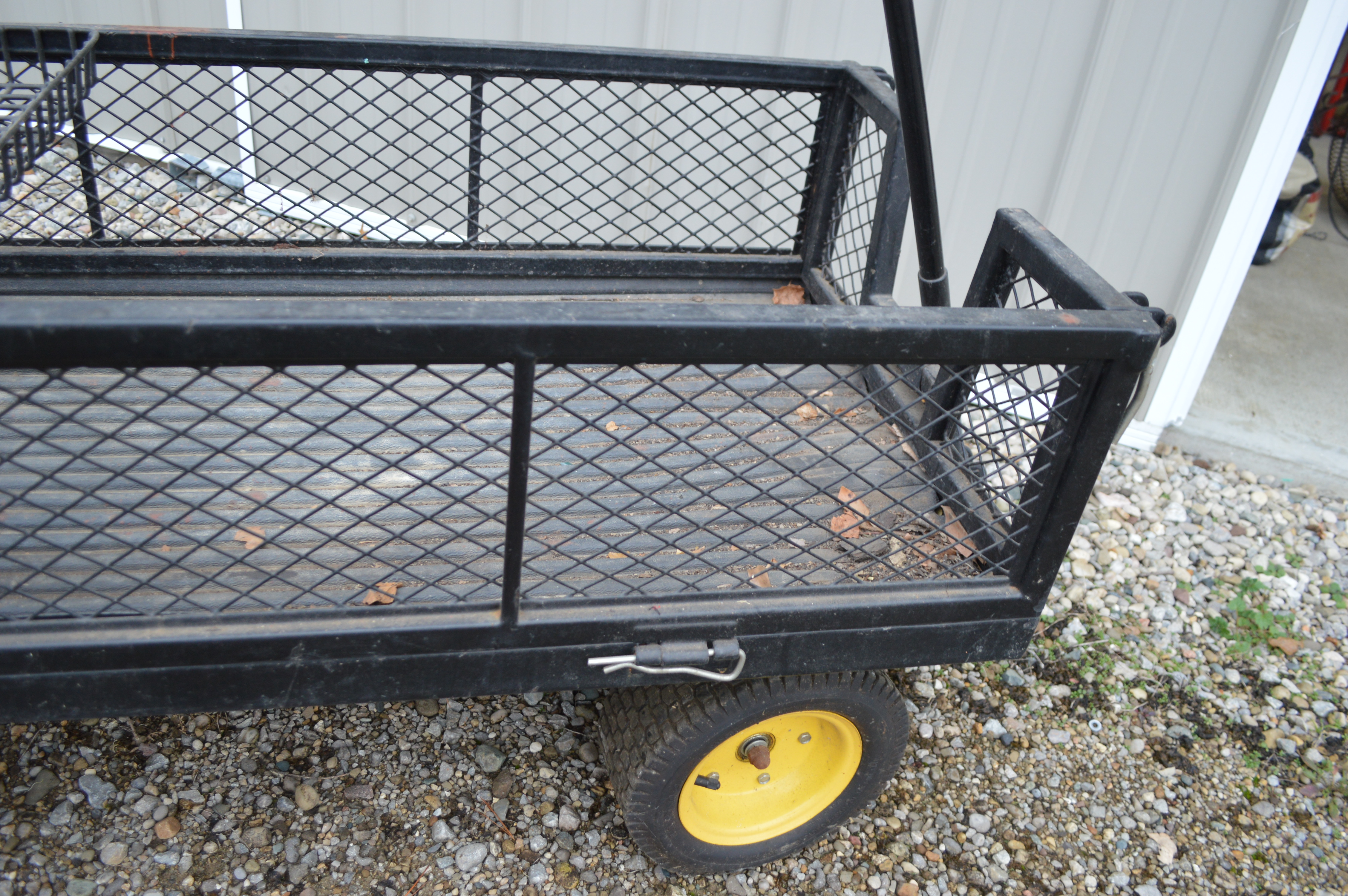 Metal Mesh Yard Cart Manual Pull Wagon