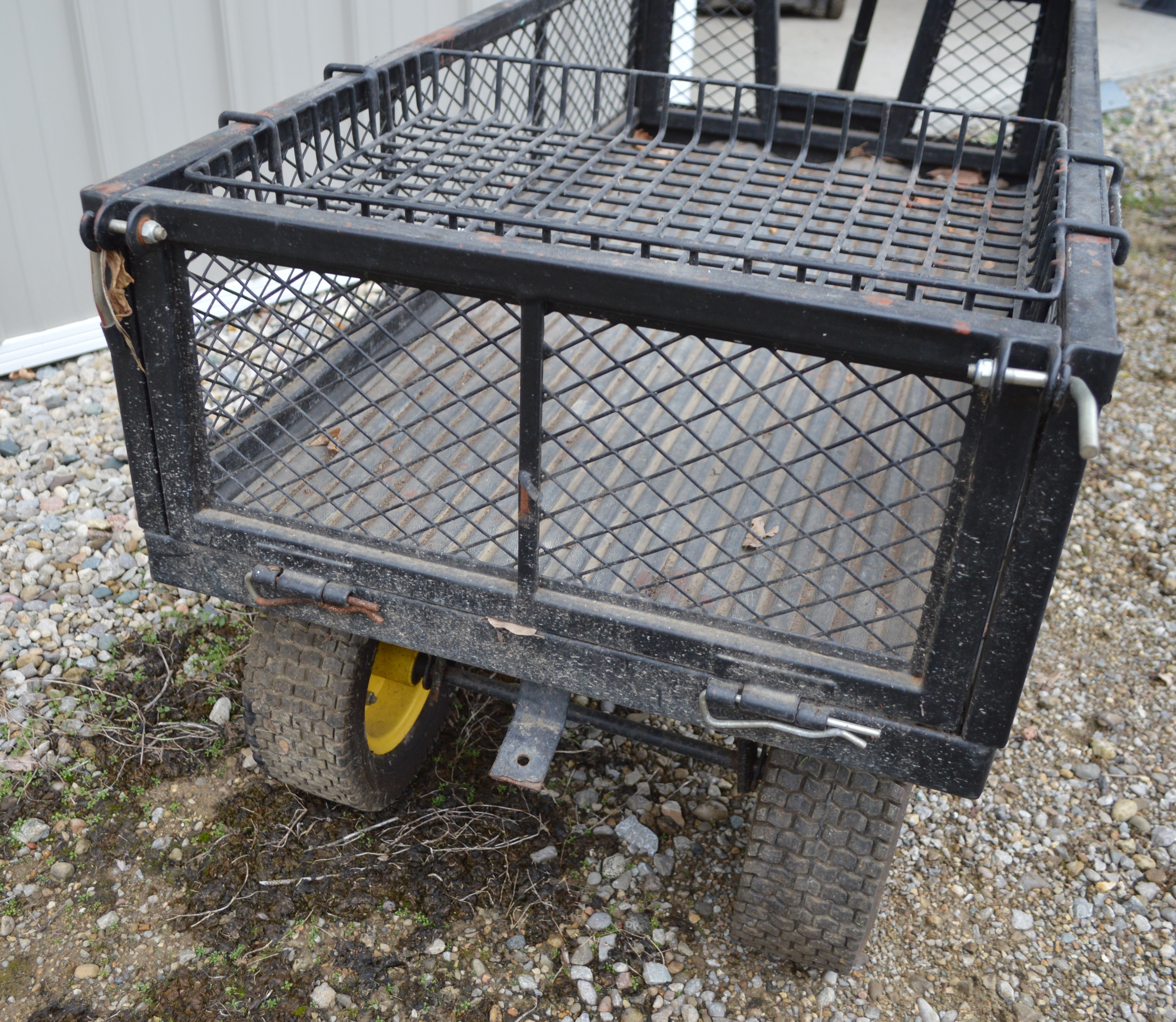 Metal Mesh Yard Cart Manual Pull Wagon