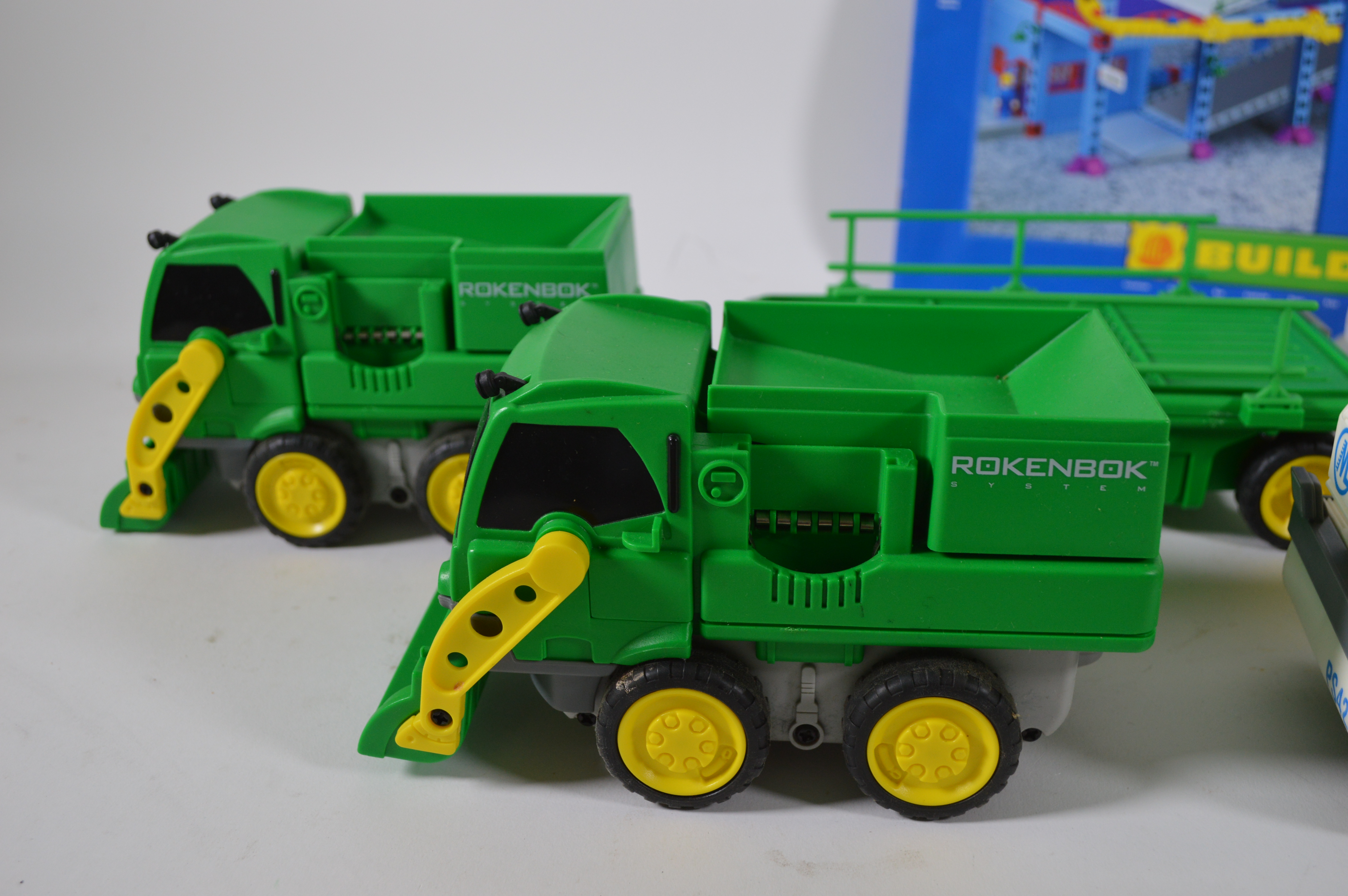 Rokenbok System Construction World and Controllers Toy Play Set